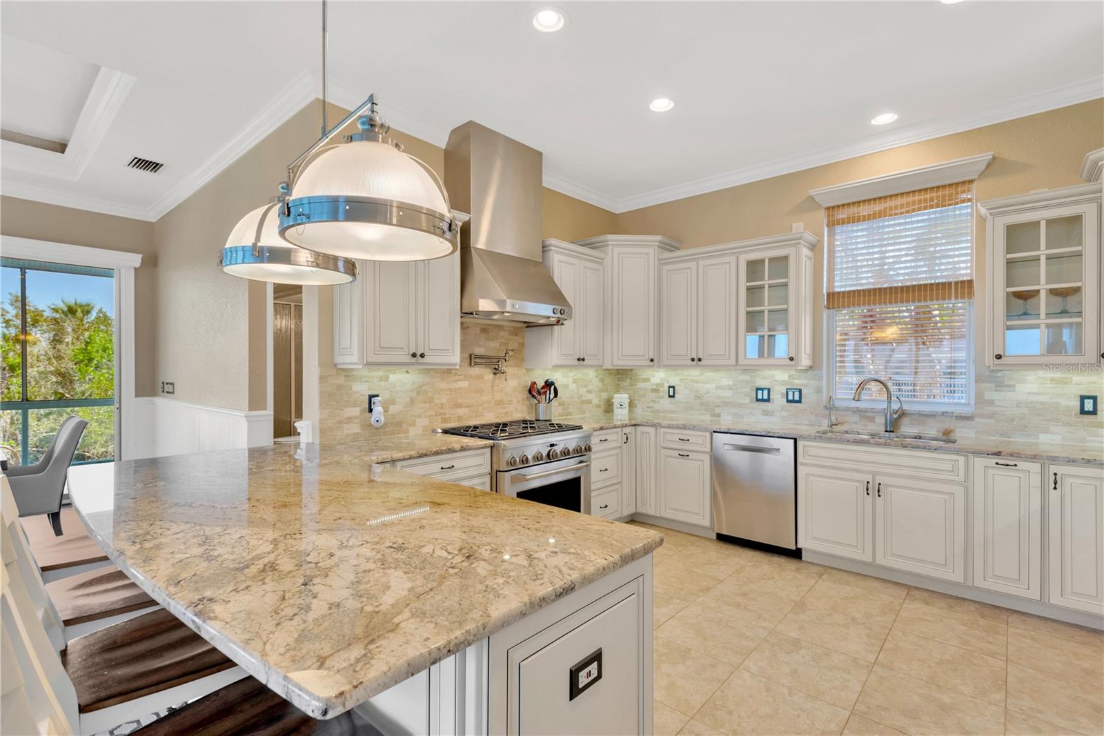 511 SEAVIEW DR — photo 19