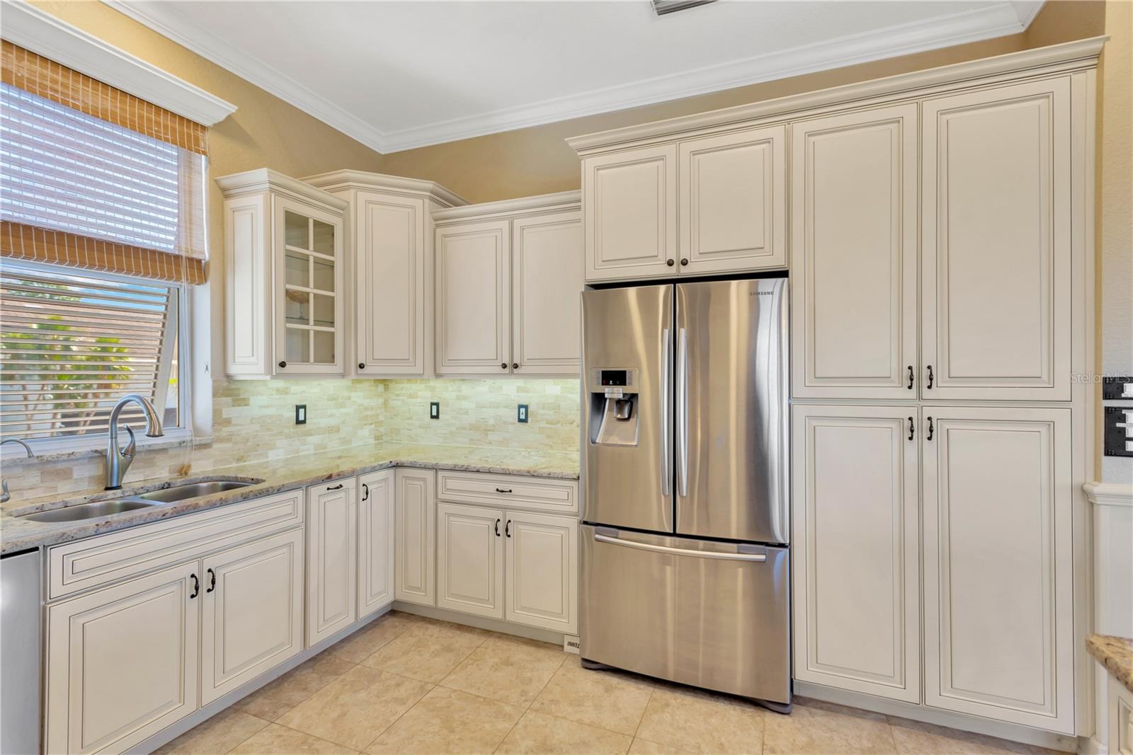 511 SEAVIEW DR — photo 18
