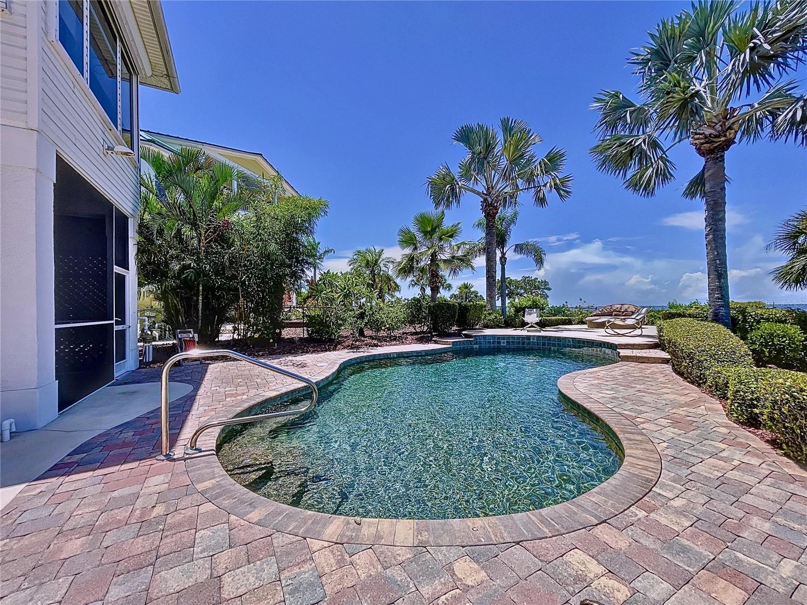 511 SEAVIEW DR — photo 40