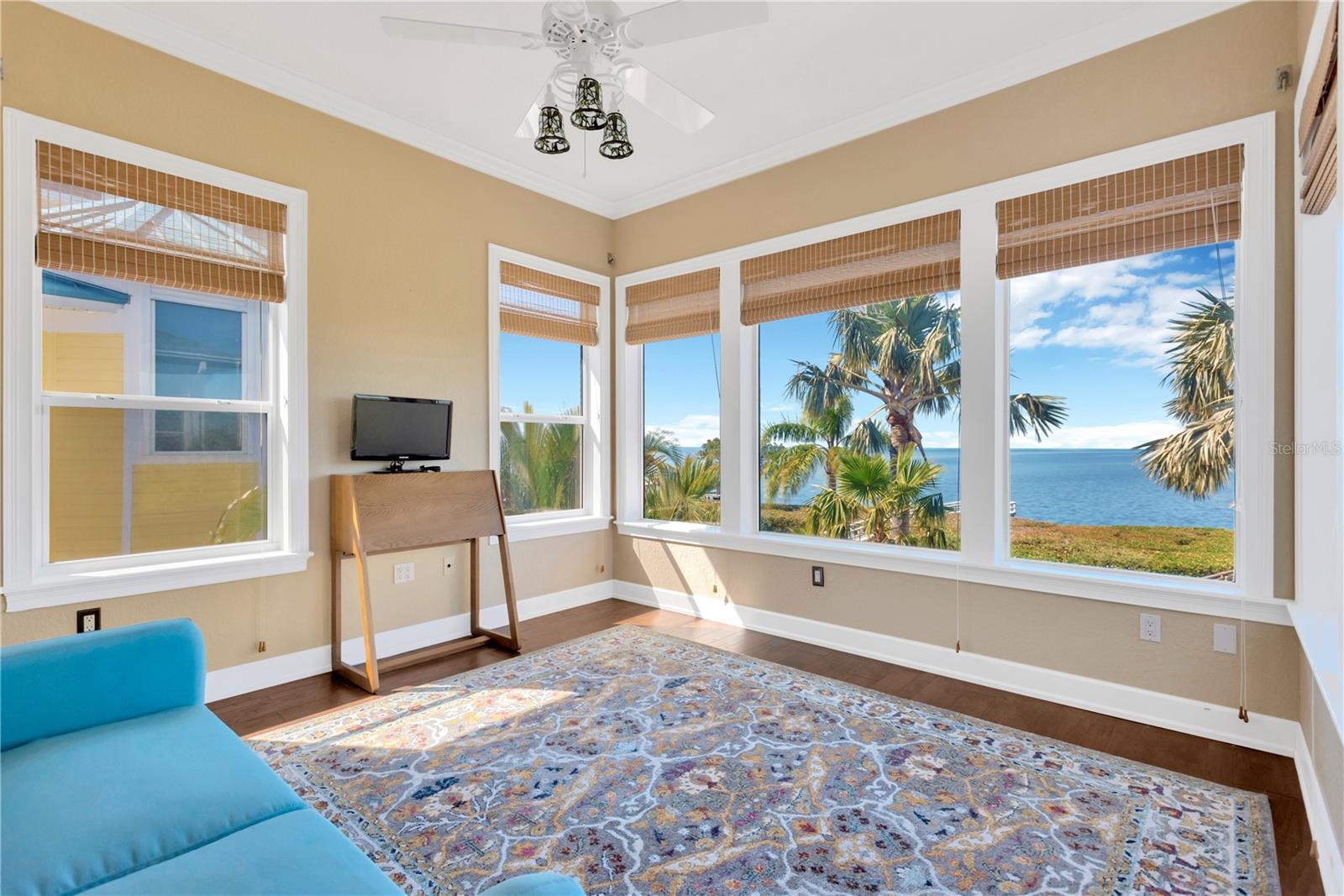 511 SEAVIEW DR — photo 24