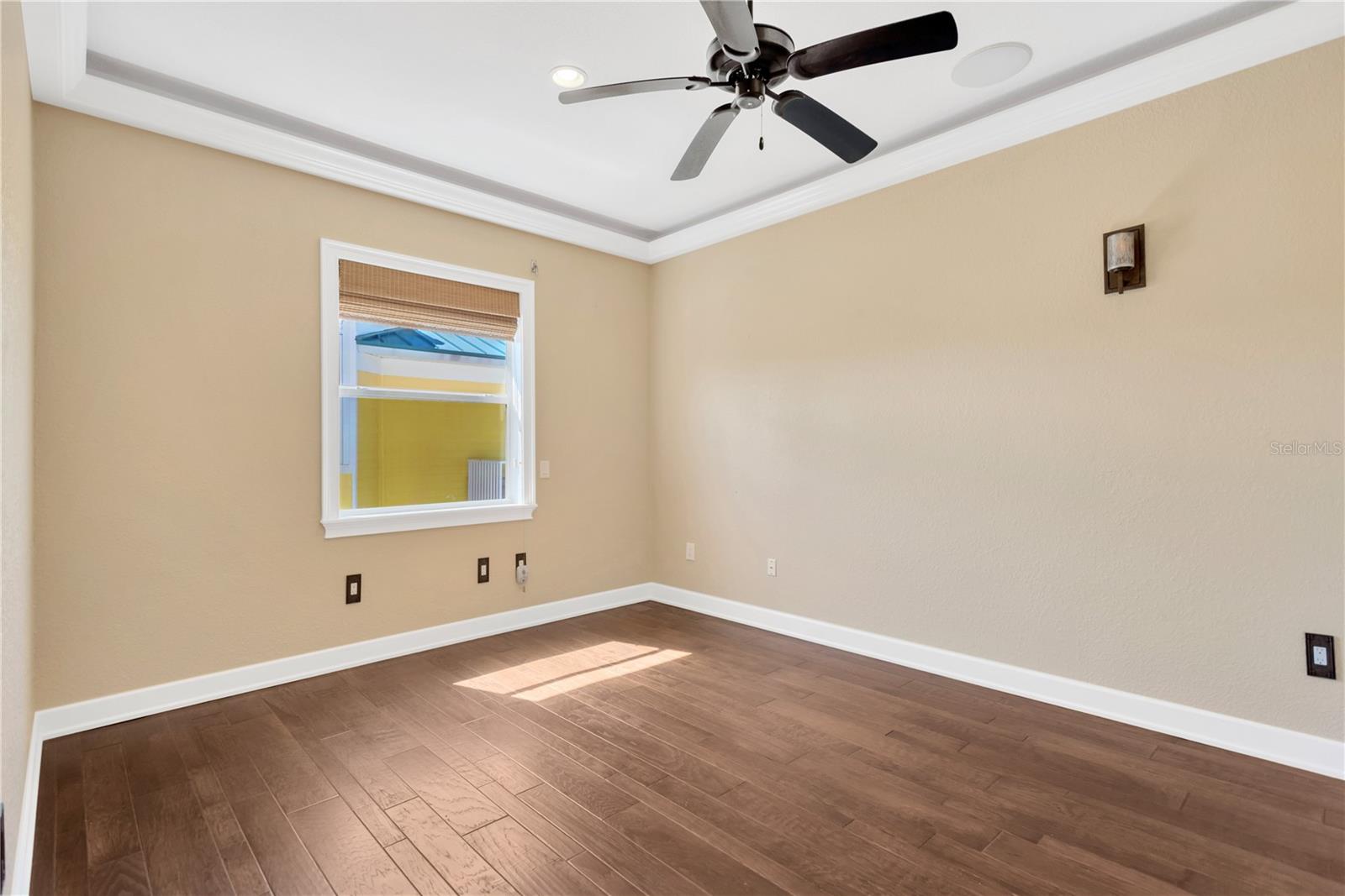 511 SEAVIEW DR — photo 32