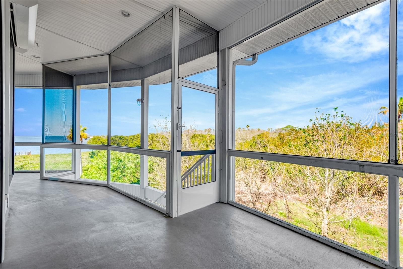 511 SEAVIEW DR — photo 21