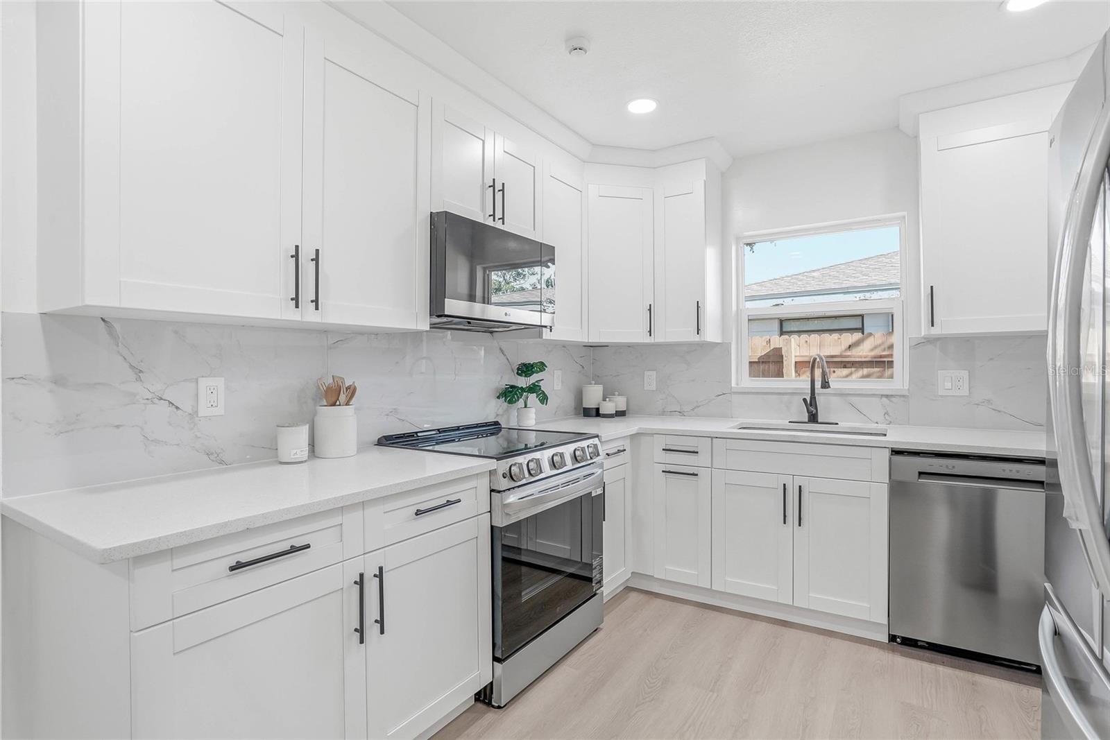 4720 MOHEGAN RD — photo 8