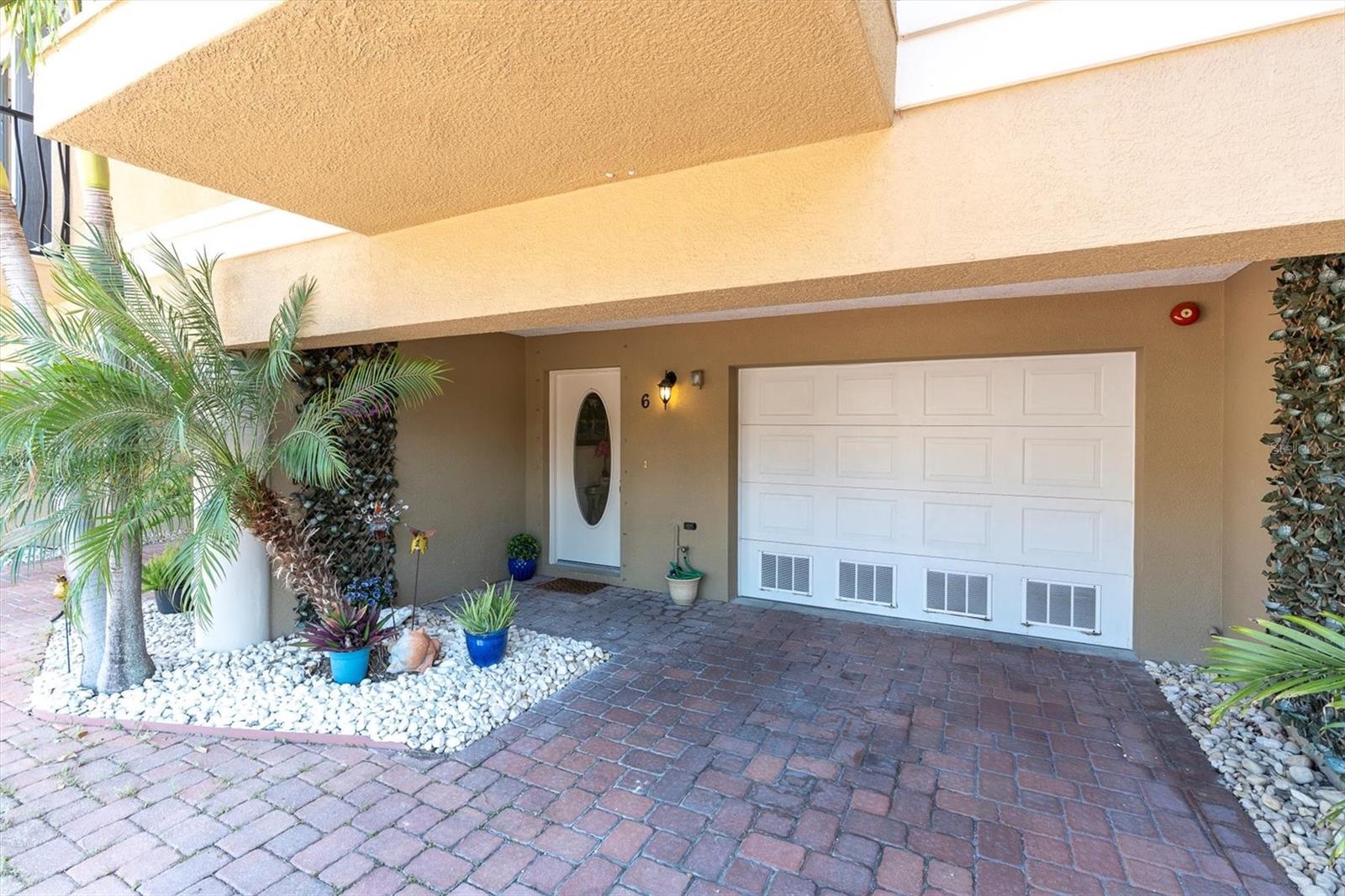 300 CAPRI BLVD #6 — photo 3