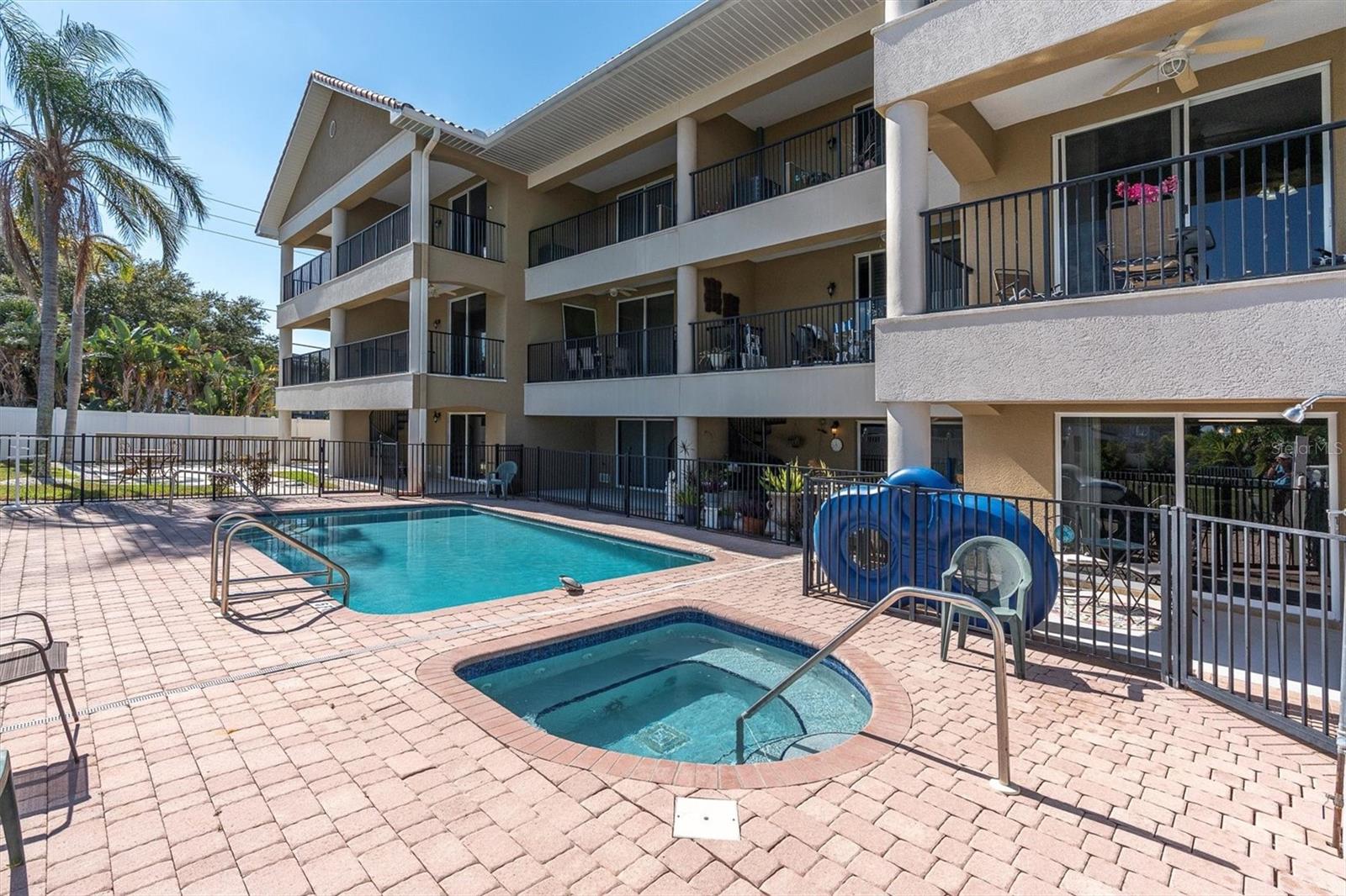 300 CAPRI BLVD #6 — photo 37
