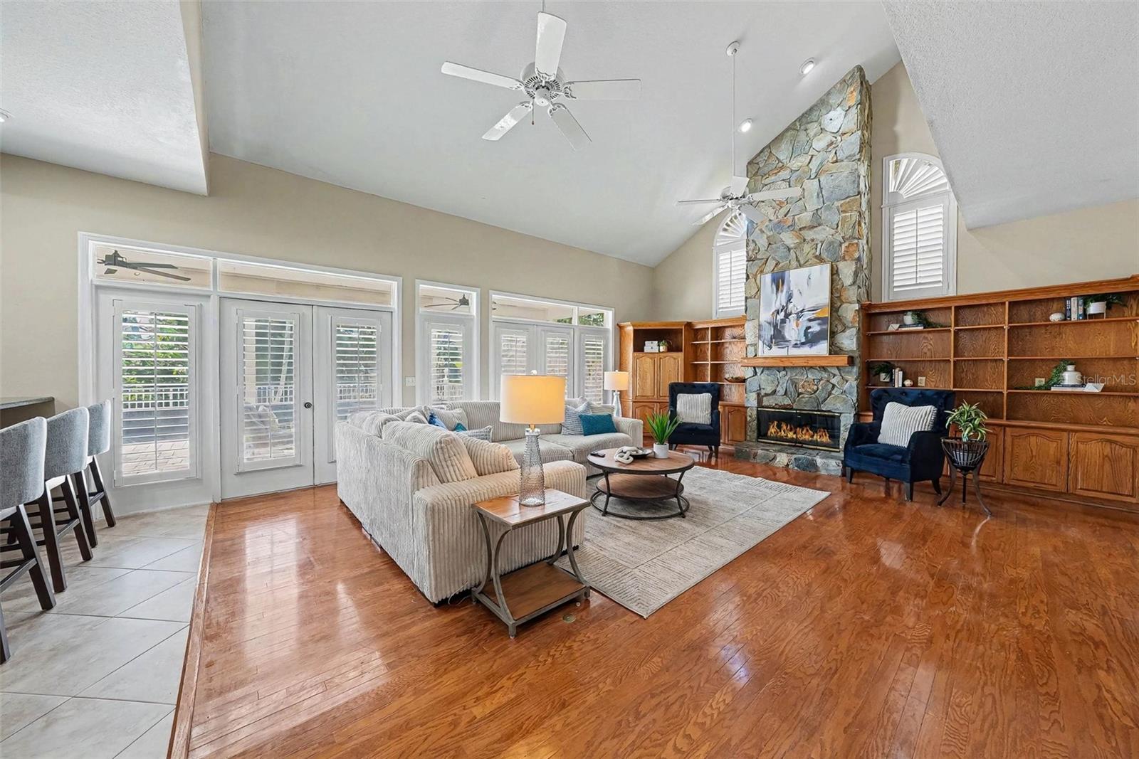 833 MARCO DR NE — photo 7