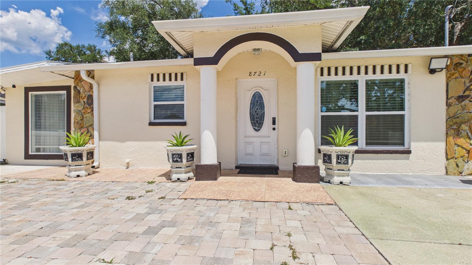 8721 N ORANGEVIEW AVE — photo 5