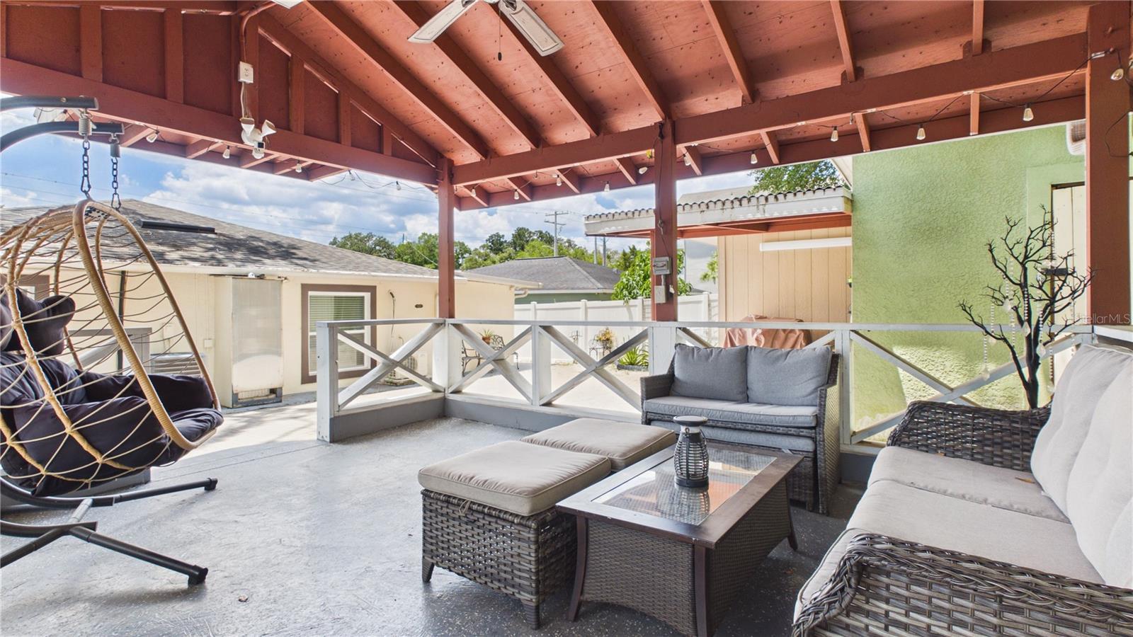 8721 N ORANGEVIEW AVE — photo 43