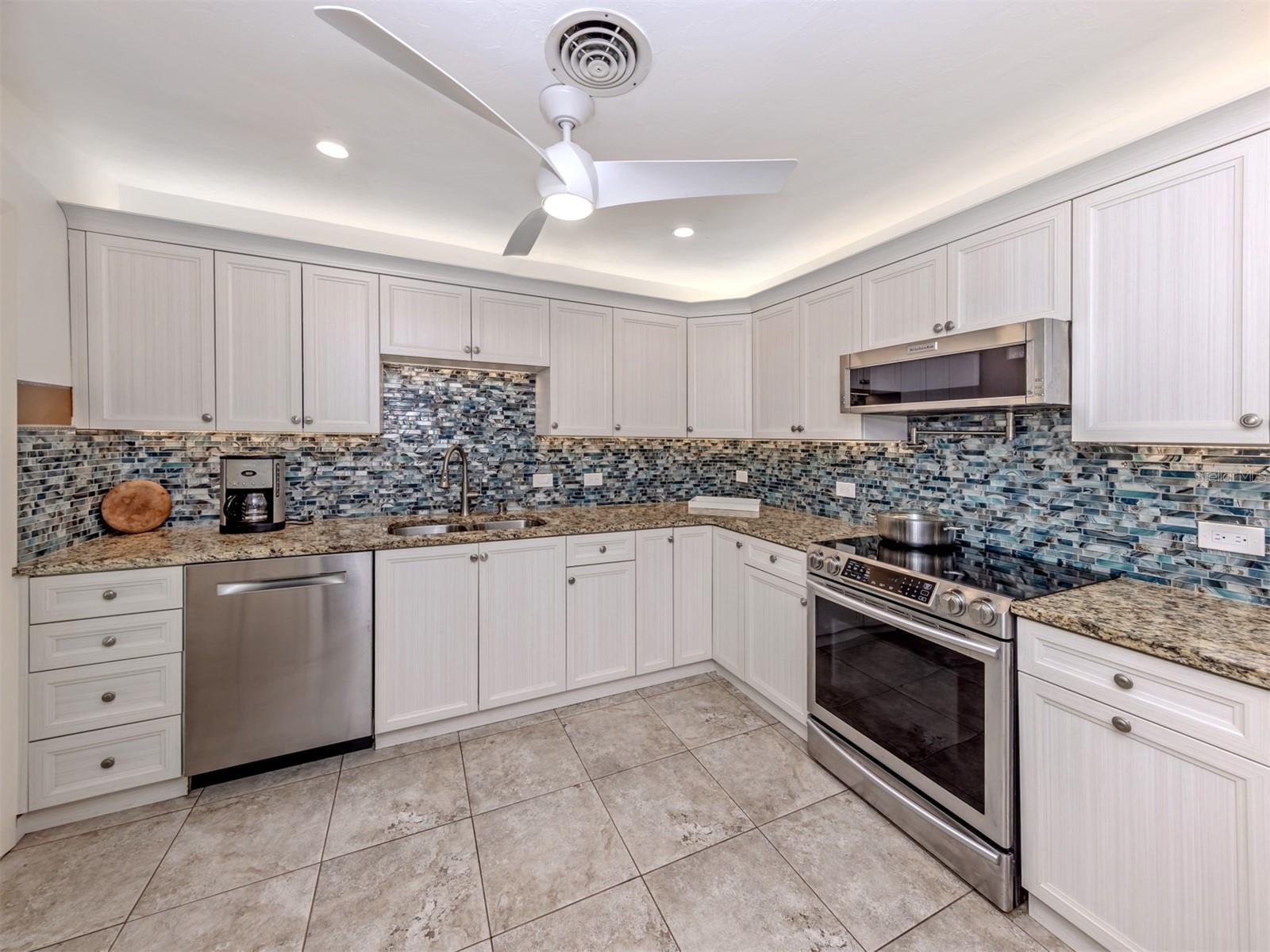 500 ALHAMBRA RD — photo 16