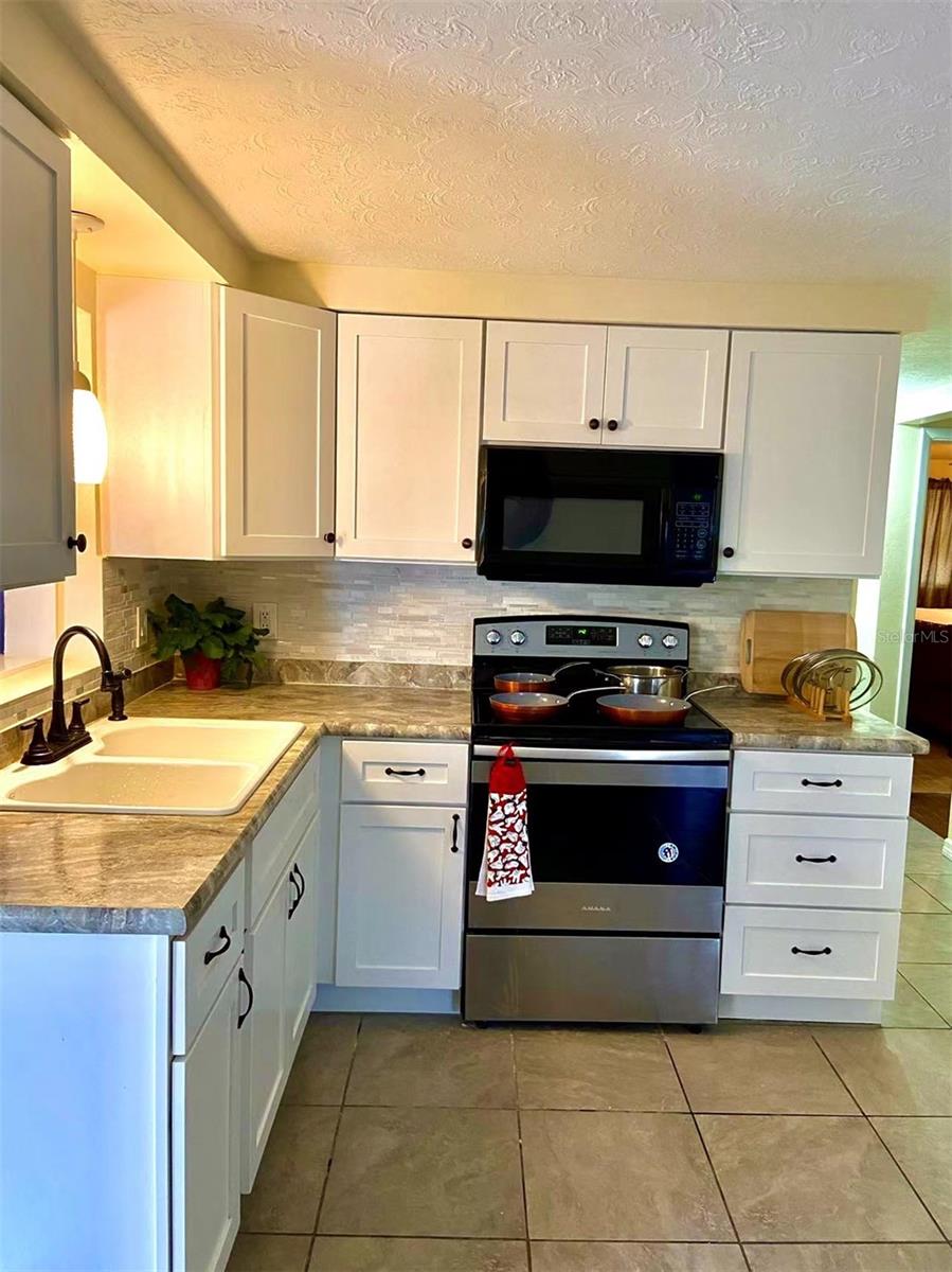 2048 MELODY DR — photo 6