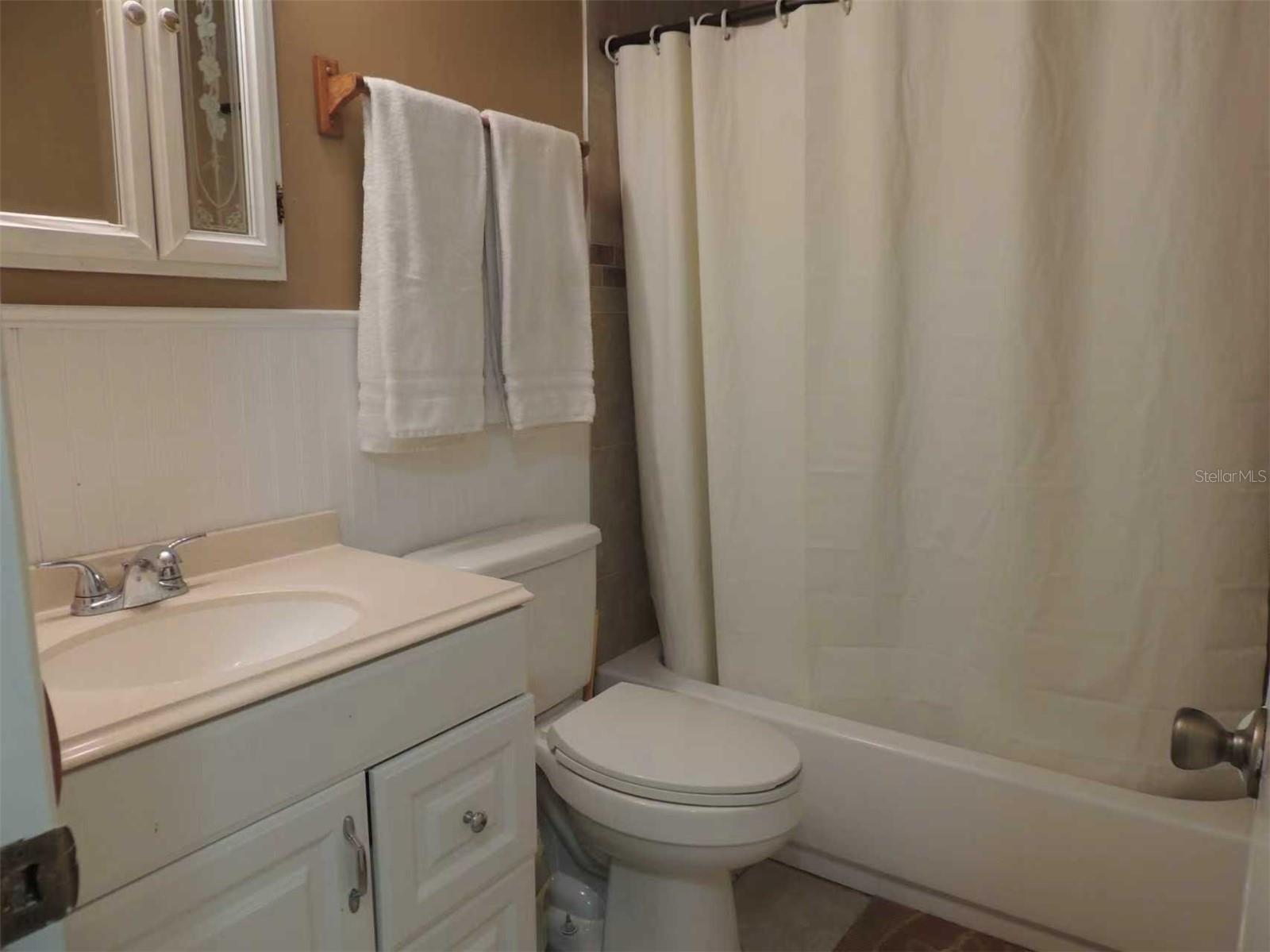 2048 MELODY DR — photo 9