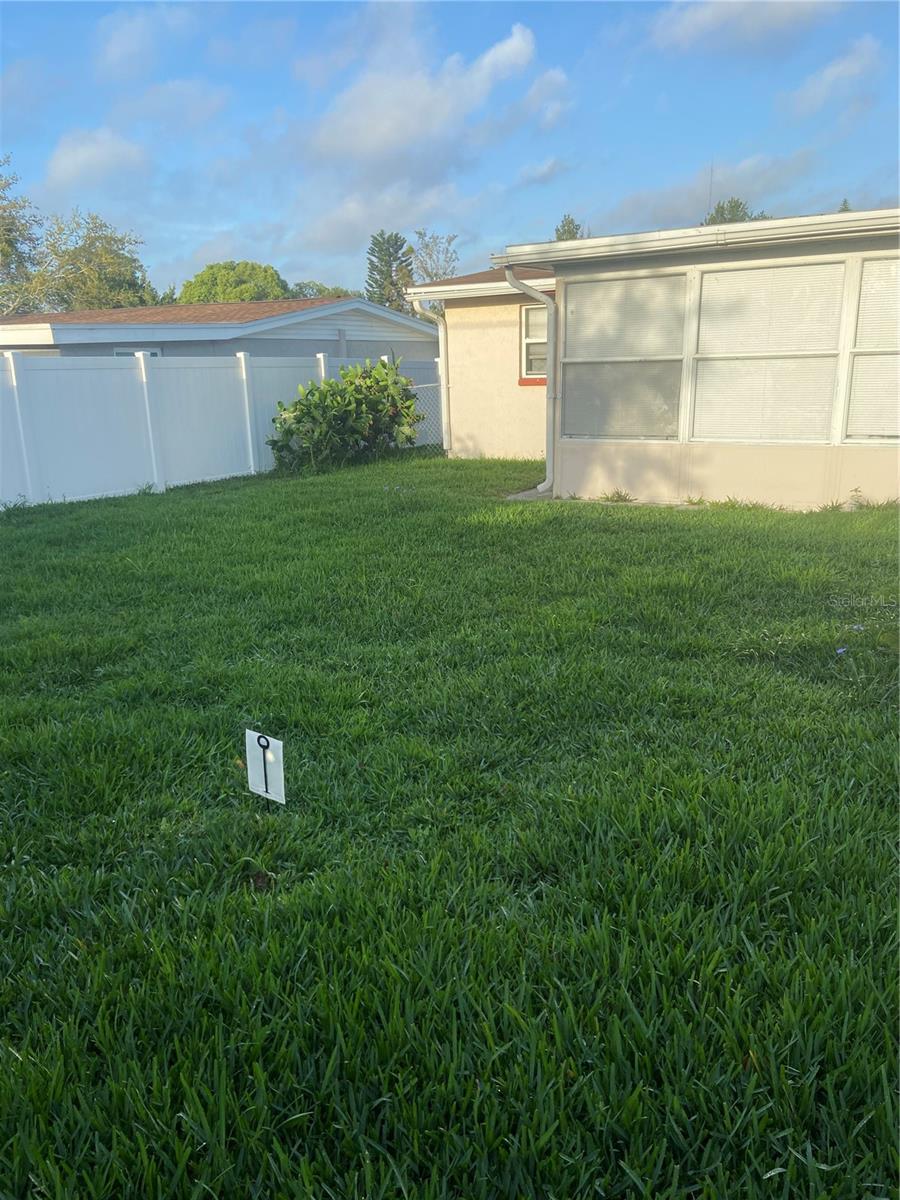 2048 MELODY DR — photo 15