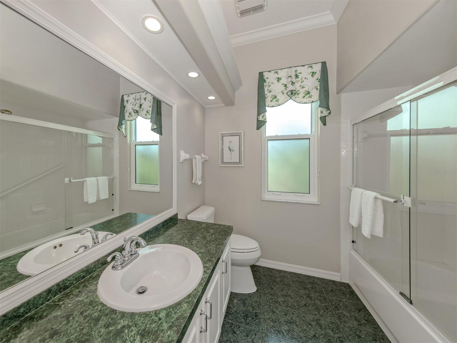 417 WELLINGTON CT — photo 22