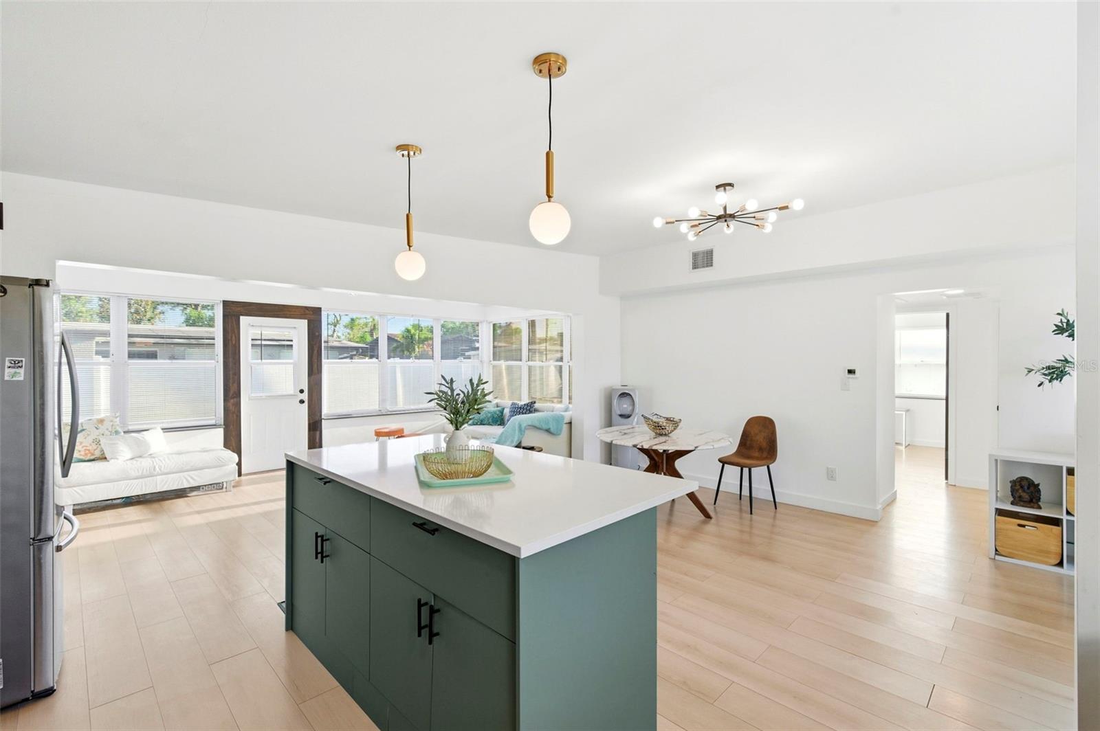 6350 HAMPTON DRIVE N — photo 15