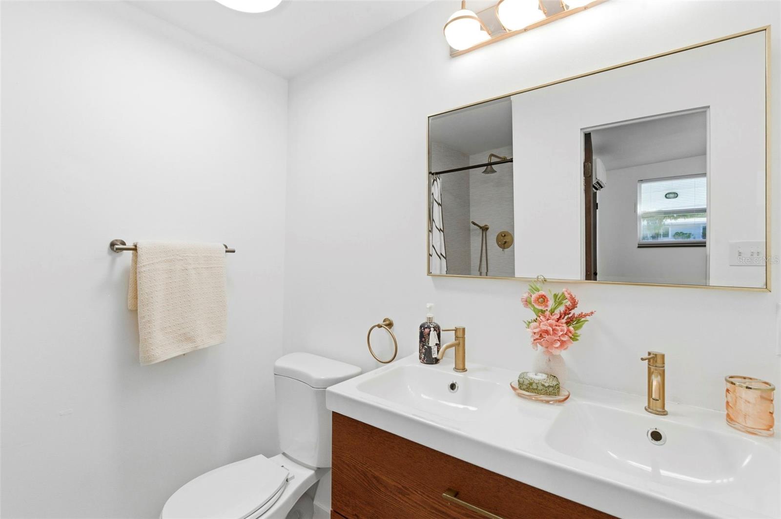 6350 HAMPTON DRIVE N — photo 39