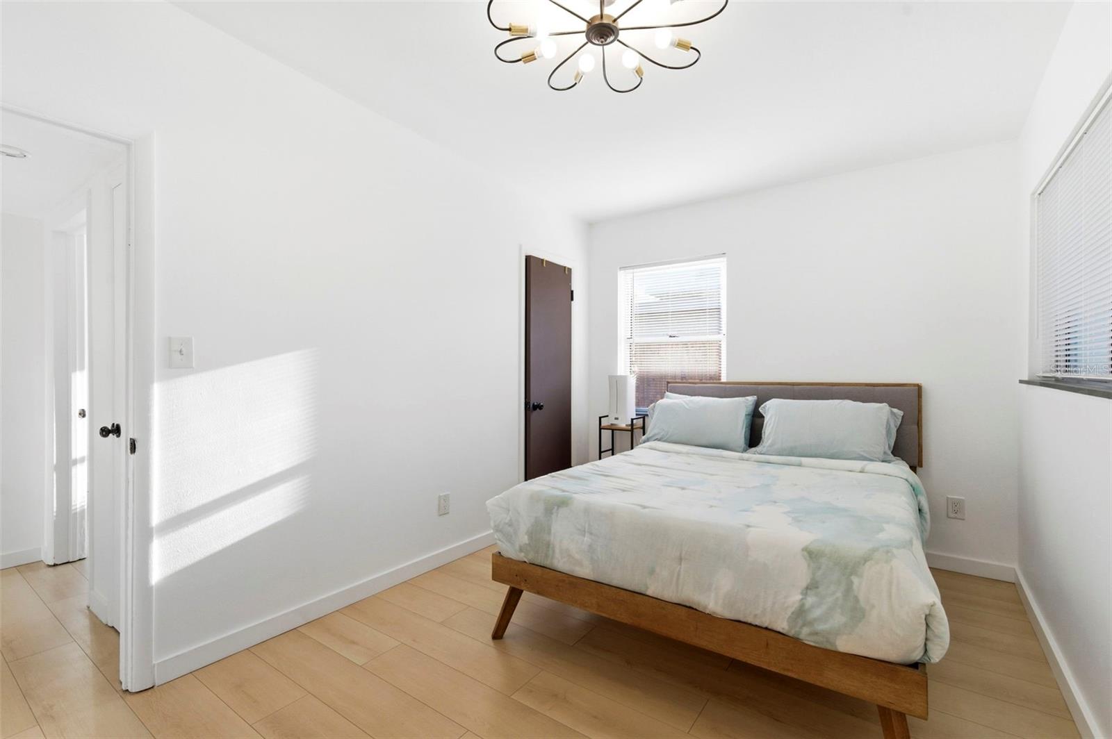 6350 HAMPTON DRIVE N — photo 21