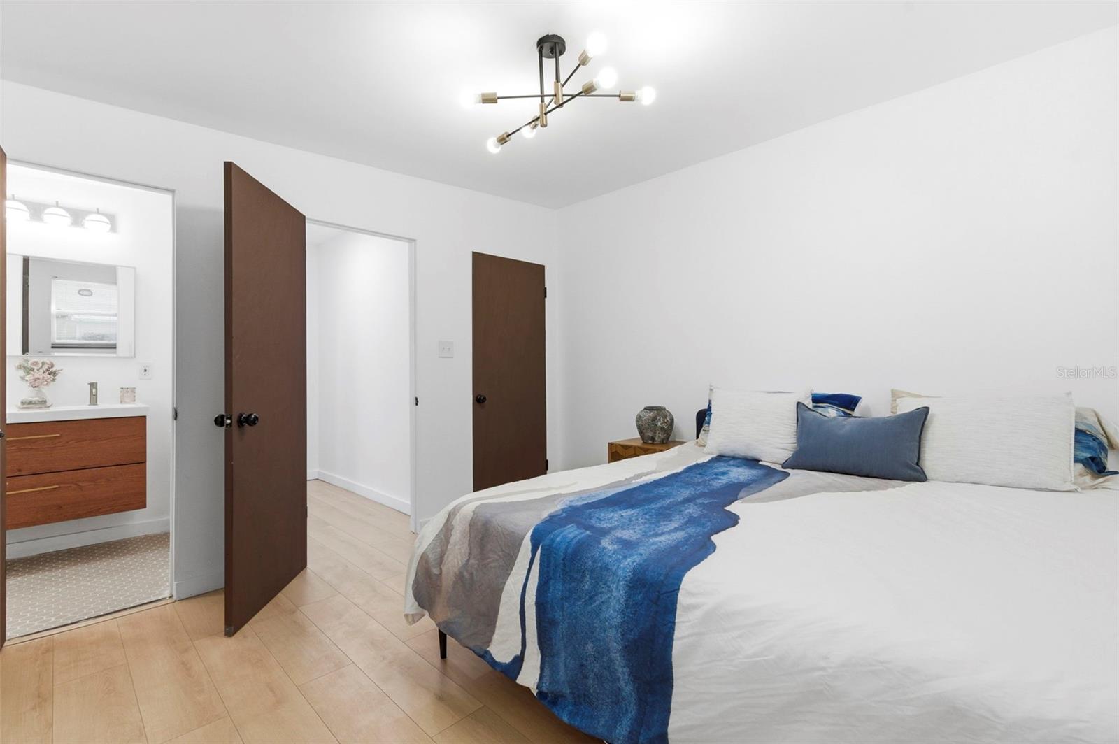 6350 HAMPTON DRIVE N — photo 37