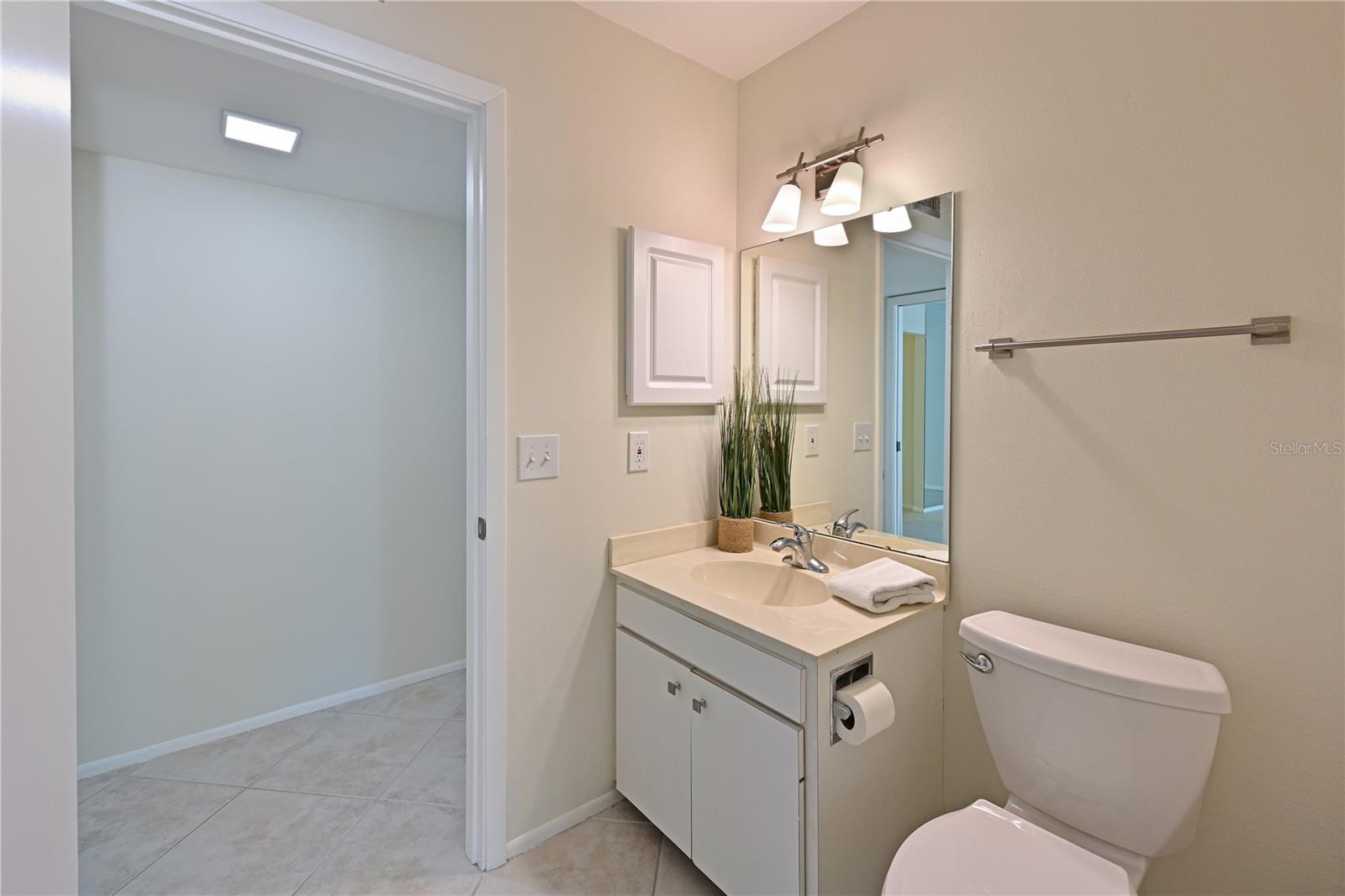 609 WOODLAWN DR — photo 19