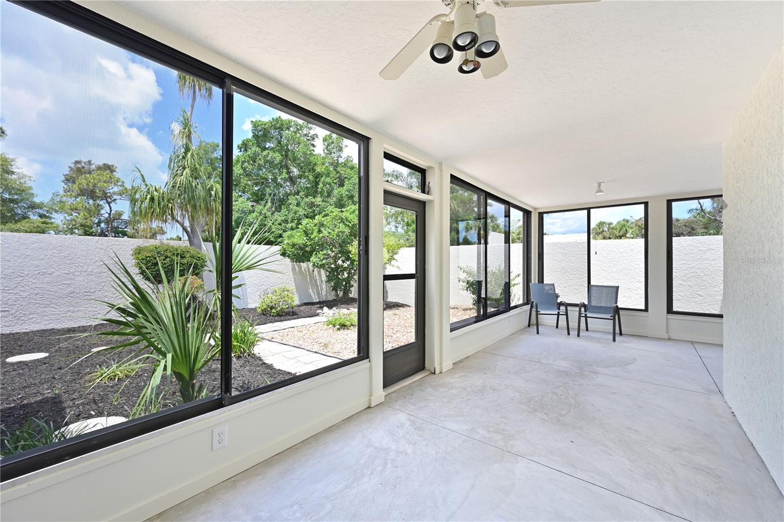609 WOODLAWN DR — photo 22