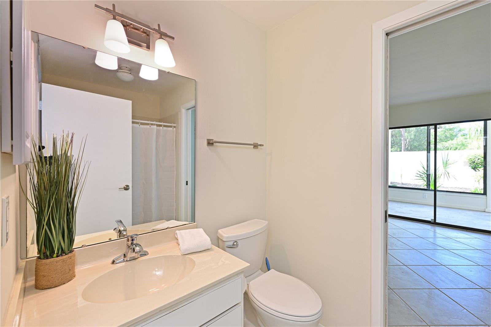 609 WOODLAWN DR — photo 18