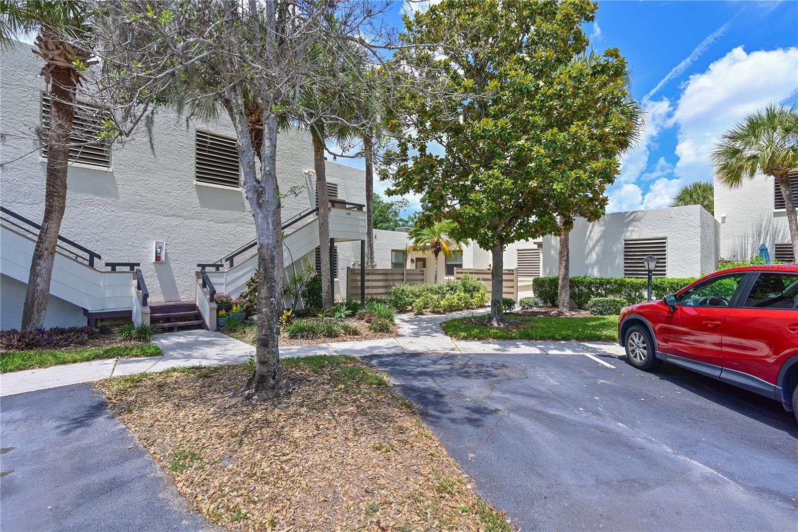 609 WOODLAWN DR — photo 31
