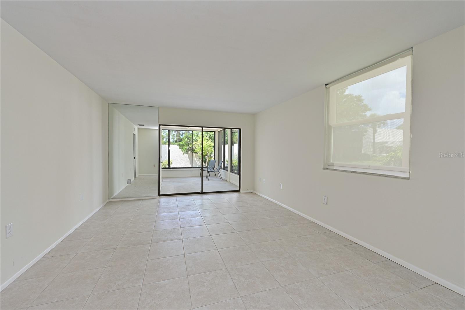 609 WOODLAWN DR — photo 13