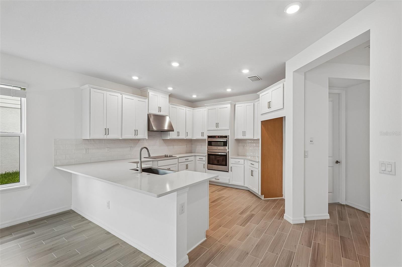 7008 FOXBORO WAY — photo 2