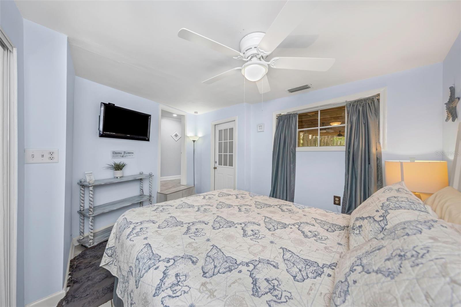 414 TAMPA RD — photo 25