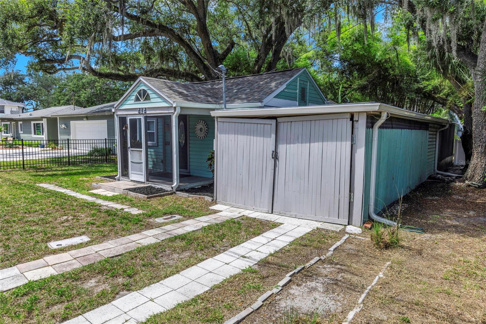 414 TAMPA RD — photo 39