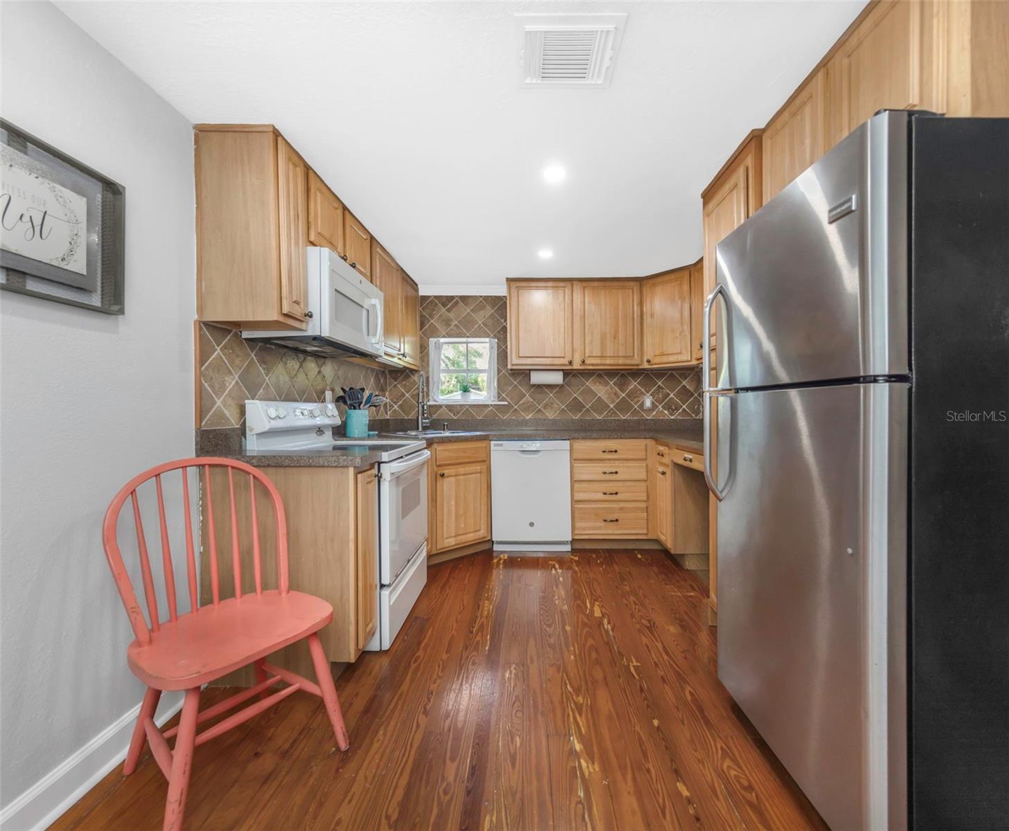 414 TAMPA RD — photo 12