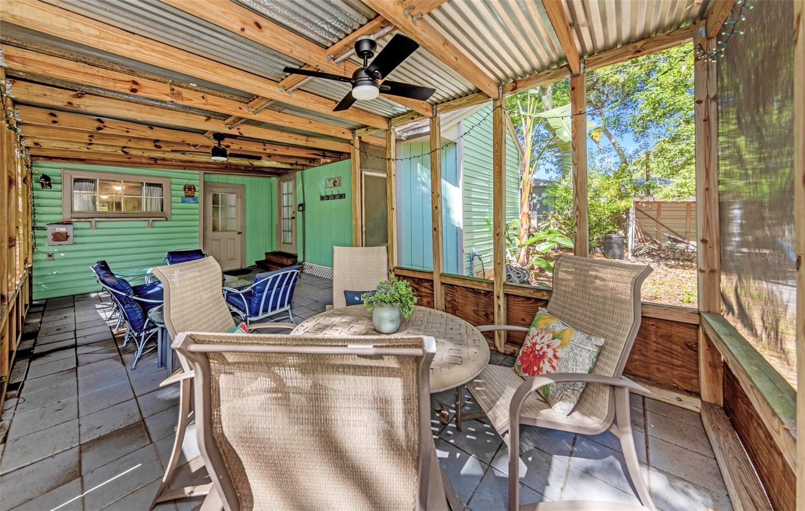 414 TAMPA RD — photo 34