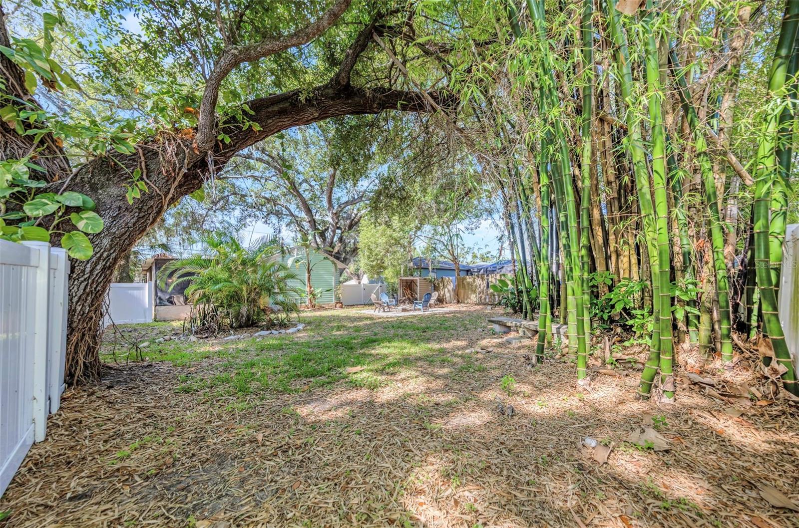 414 TAMPA RD — photo 36