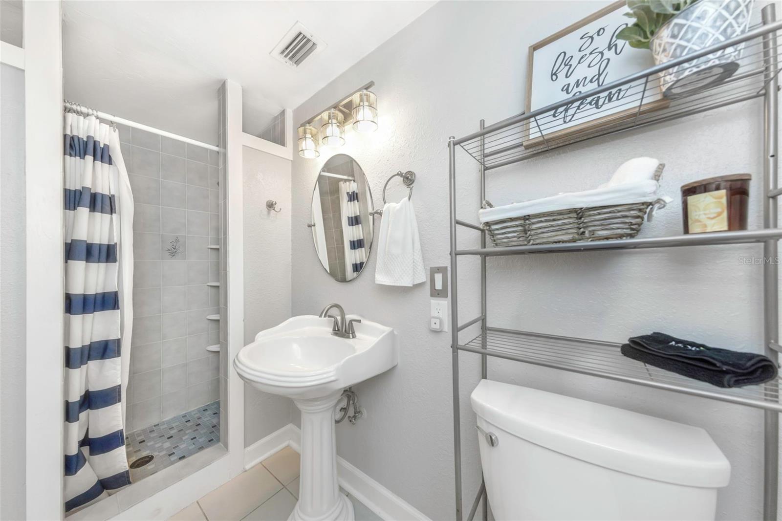 414 TAMPA RD — photo 8
