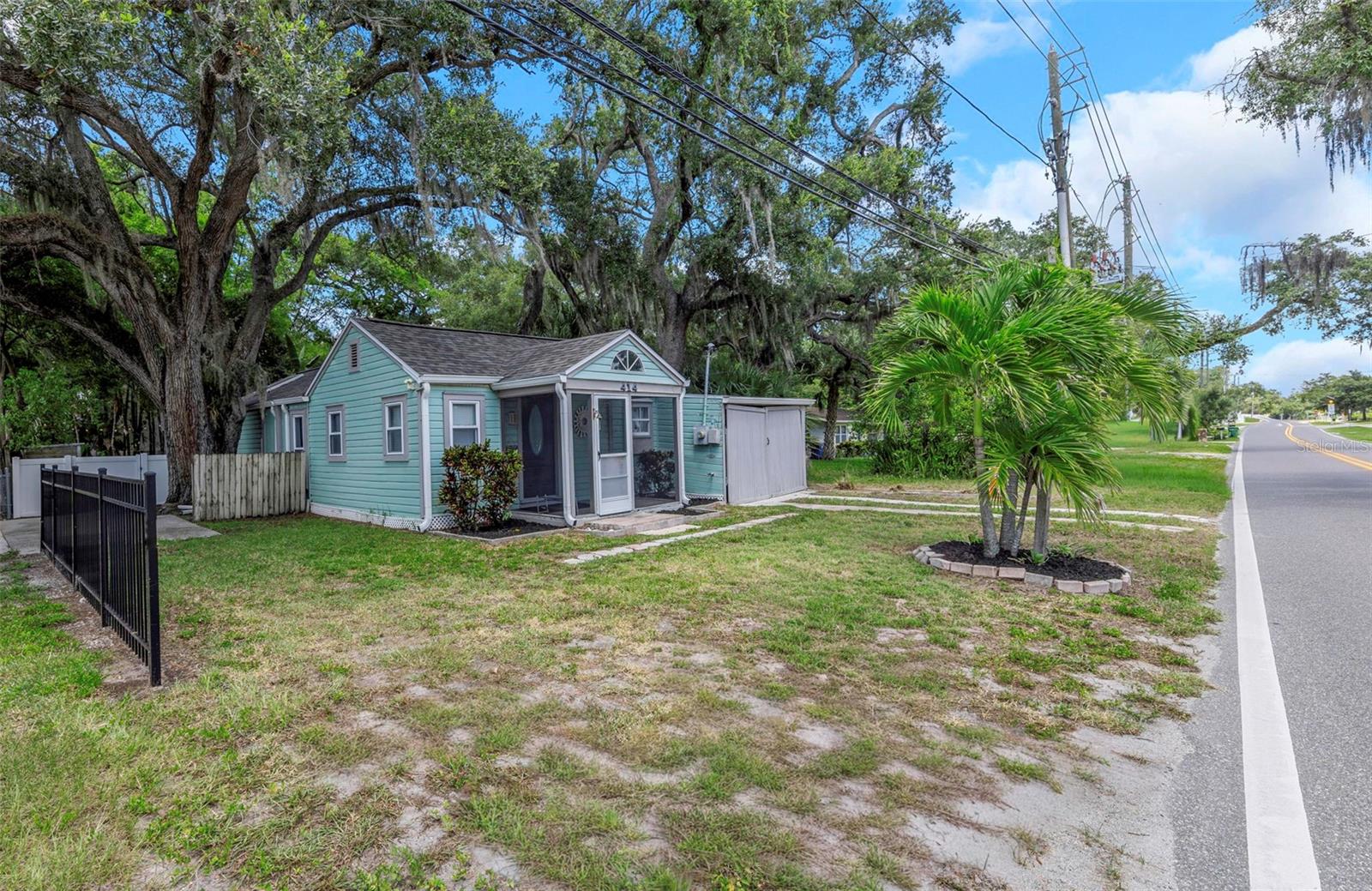 414 TAMPA RD — photo 41