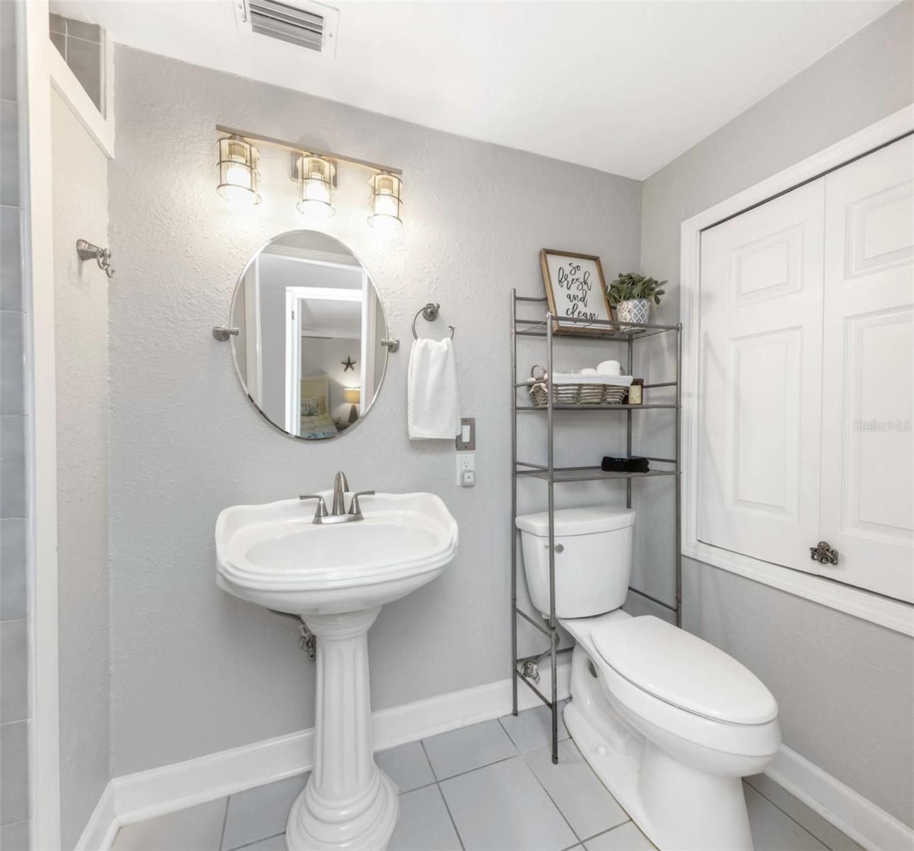414 TAMPA RD — photo 22
