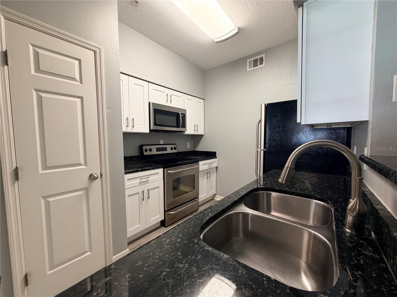 1810 E PALM AVE #5114 — photo 32