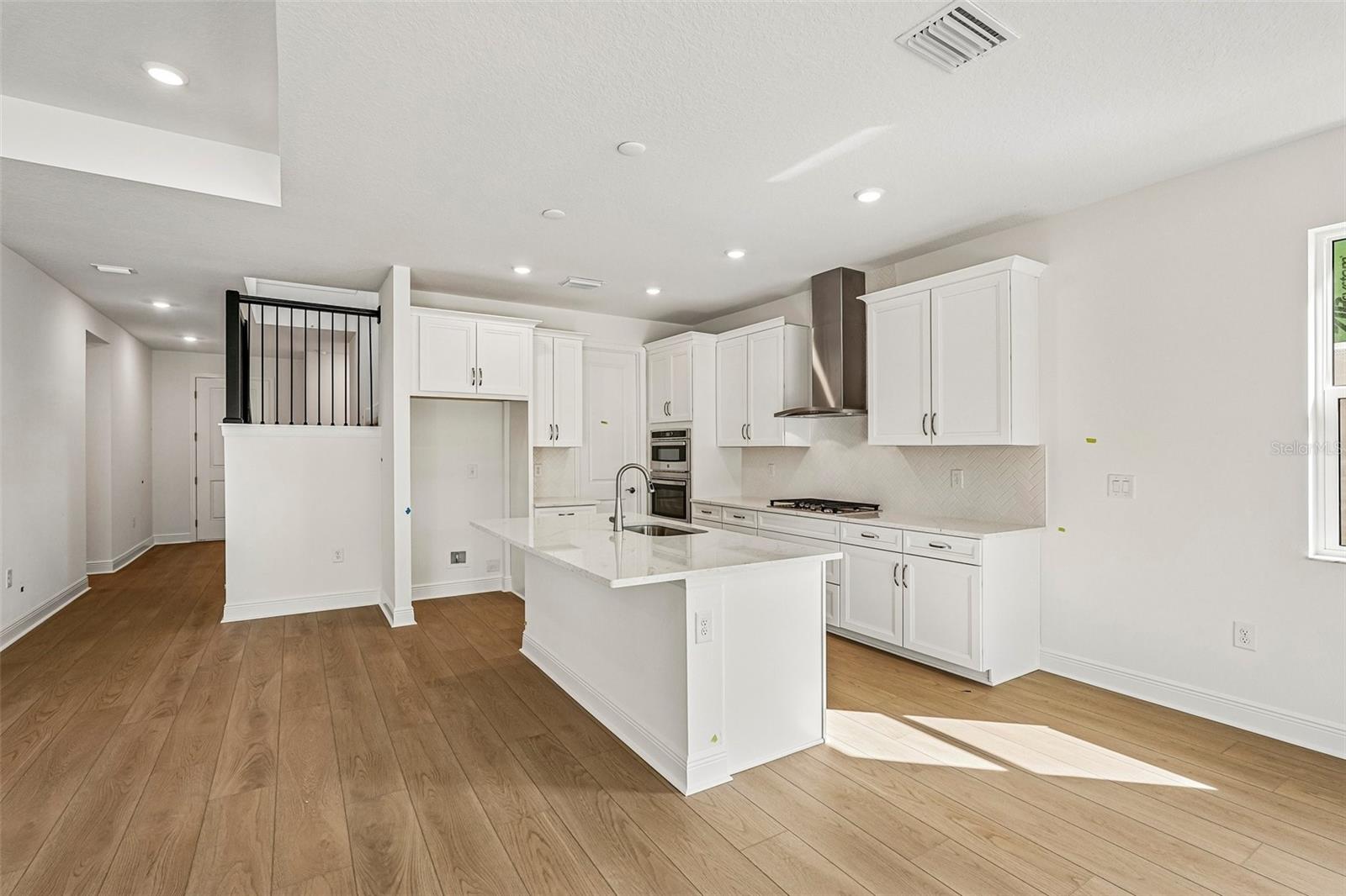 9706 CRYSTAL ISLES CIR — photo 4