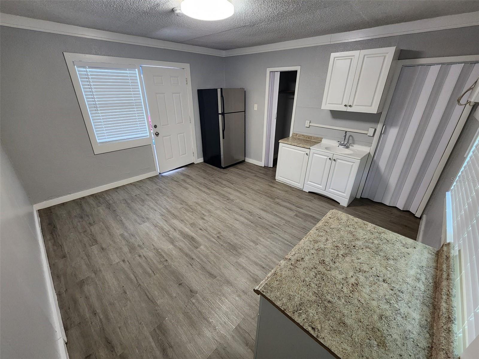 407 S JUPITER AVE #7 — photo 4