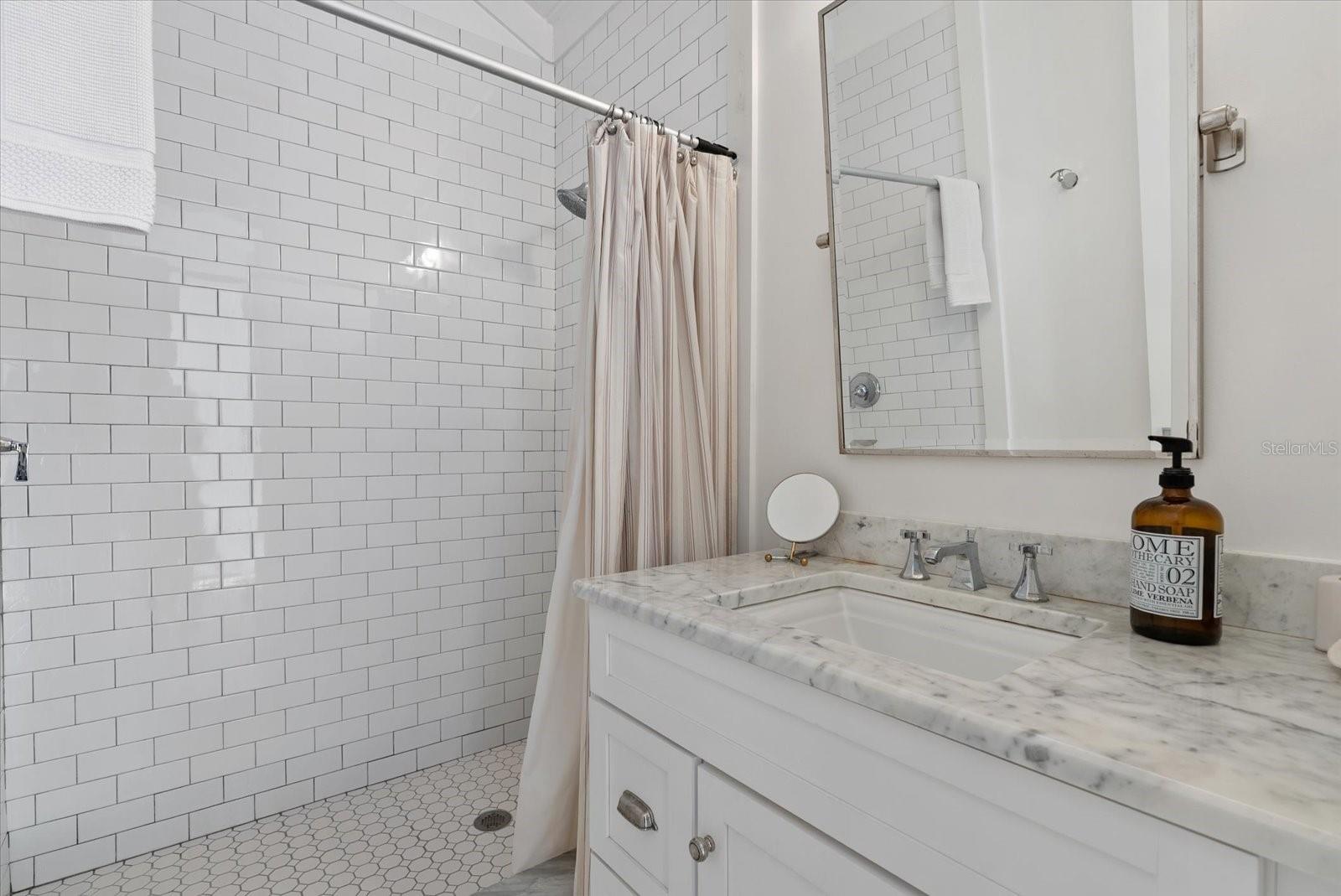 7143 LA LENAIRE DR — photo 30