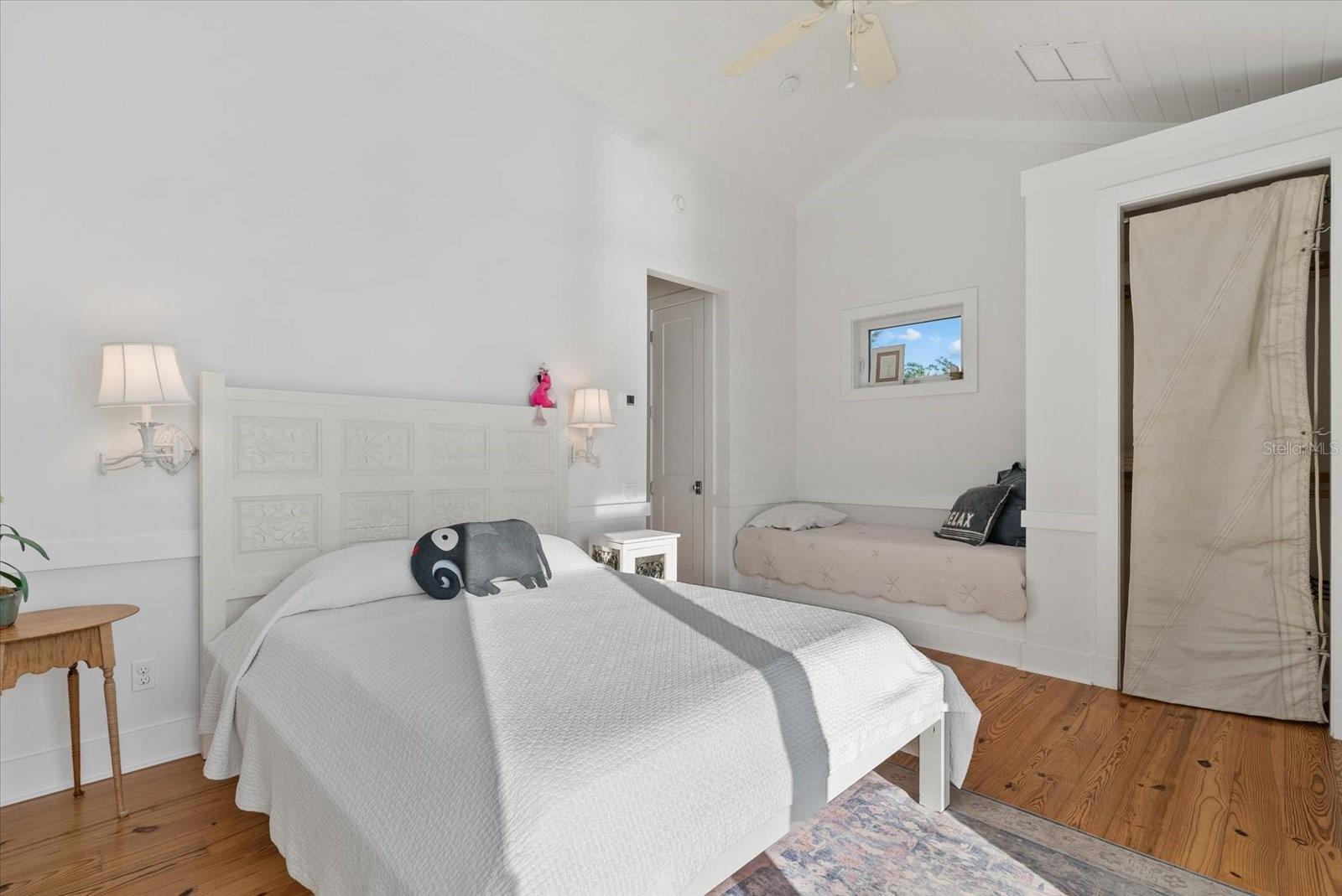 7143 LA LENAIRE DR — photo 26