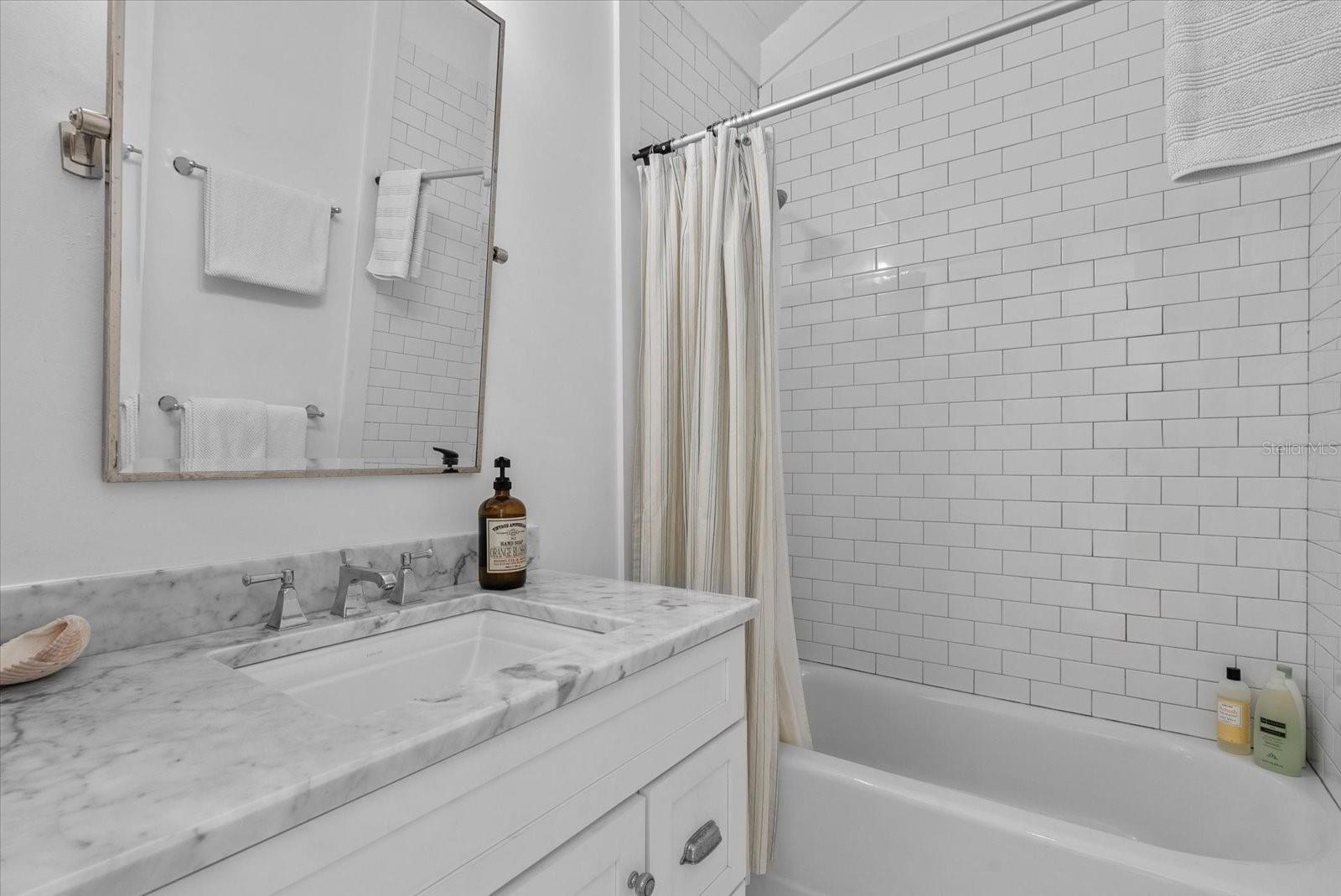 7143 LA LENAIRE DR — photo 23