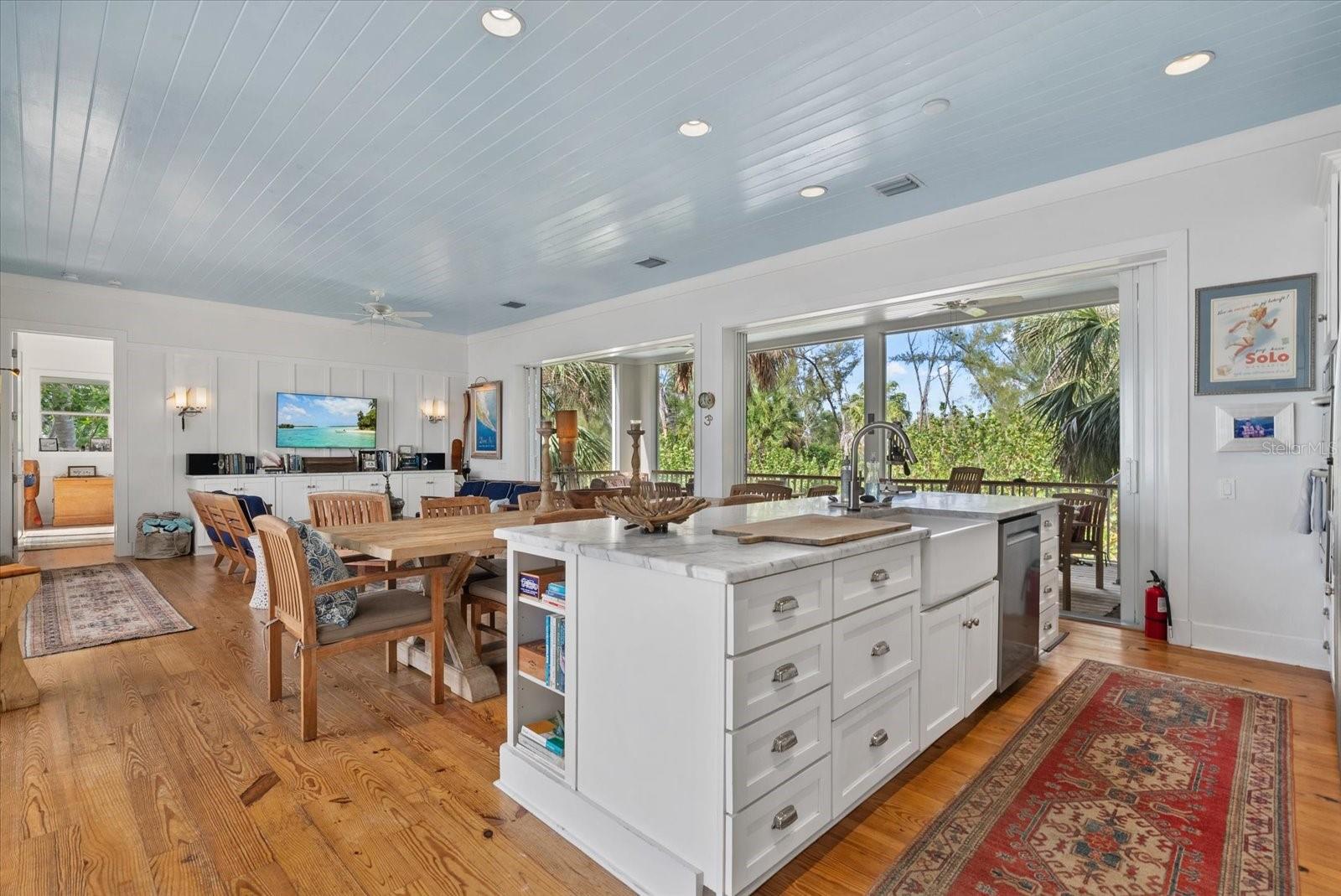 7143 LA LENAIRE DR — photo 15