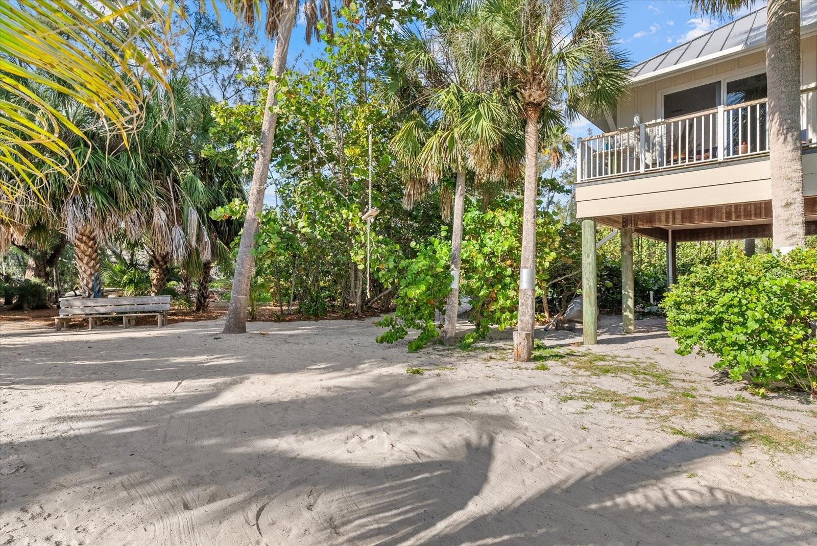 7143 LA LENAIRE DR — photo 63