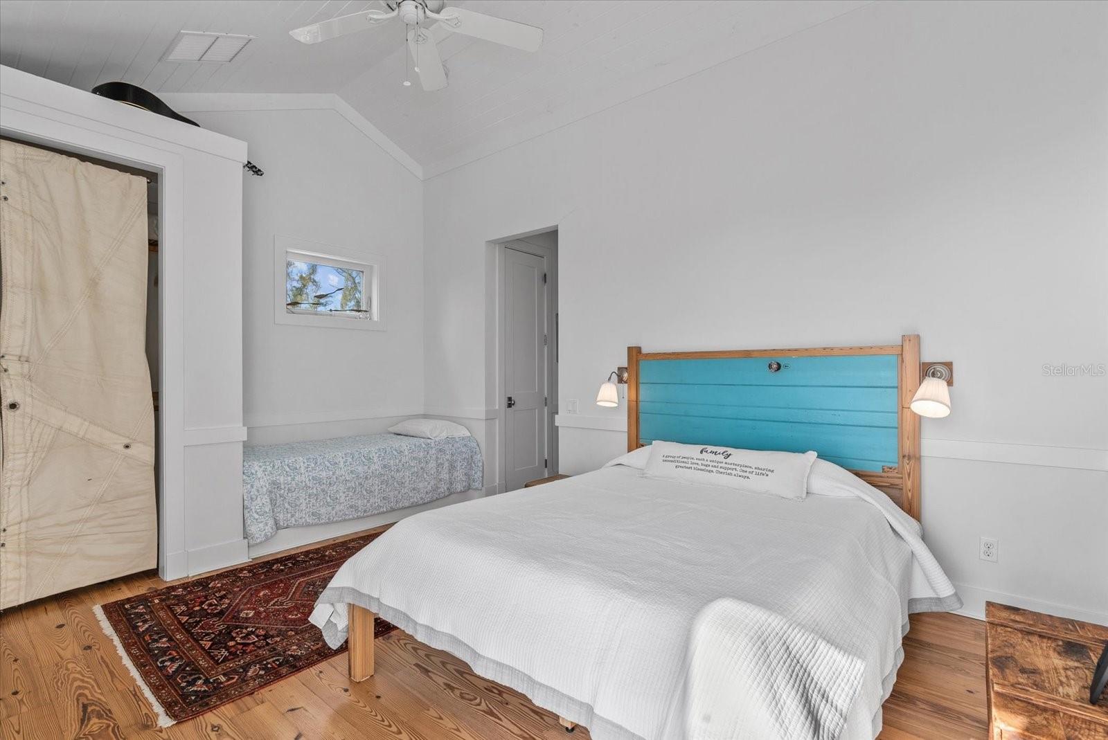 7143 LA LENAIRE DR — photo 31