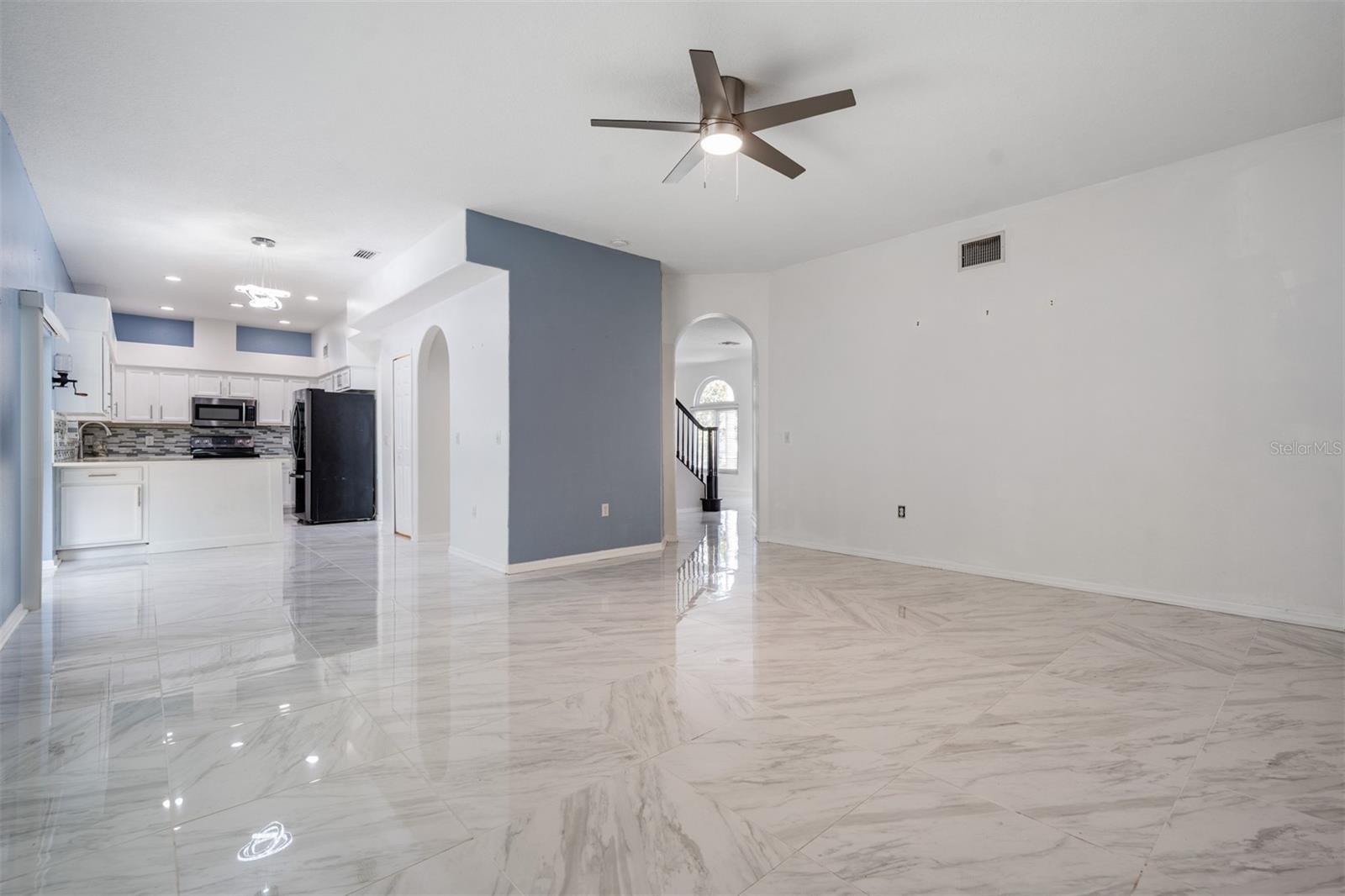 380 ROSALIND LN — photo 16