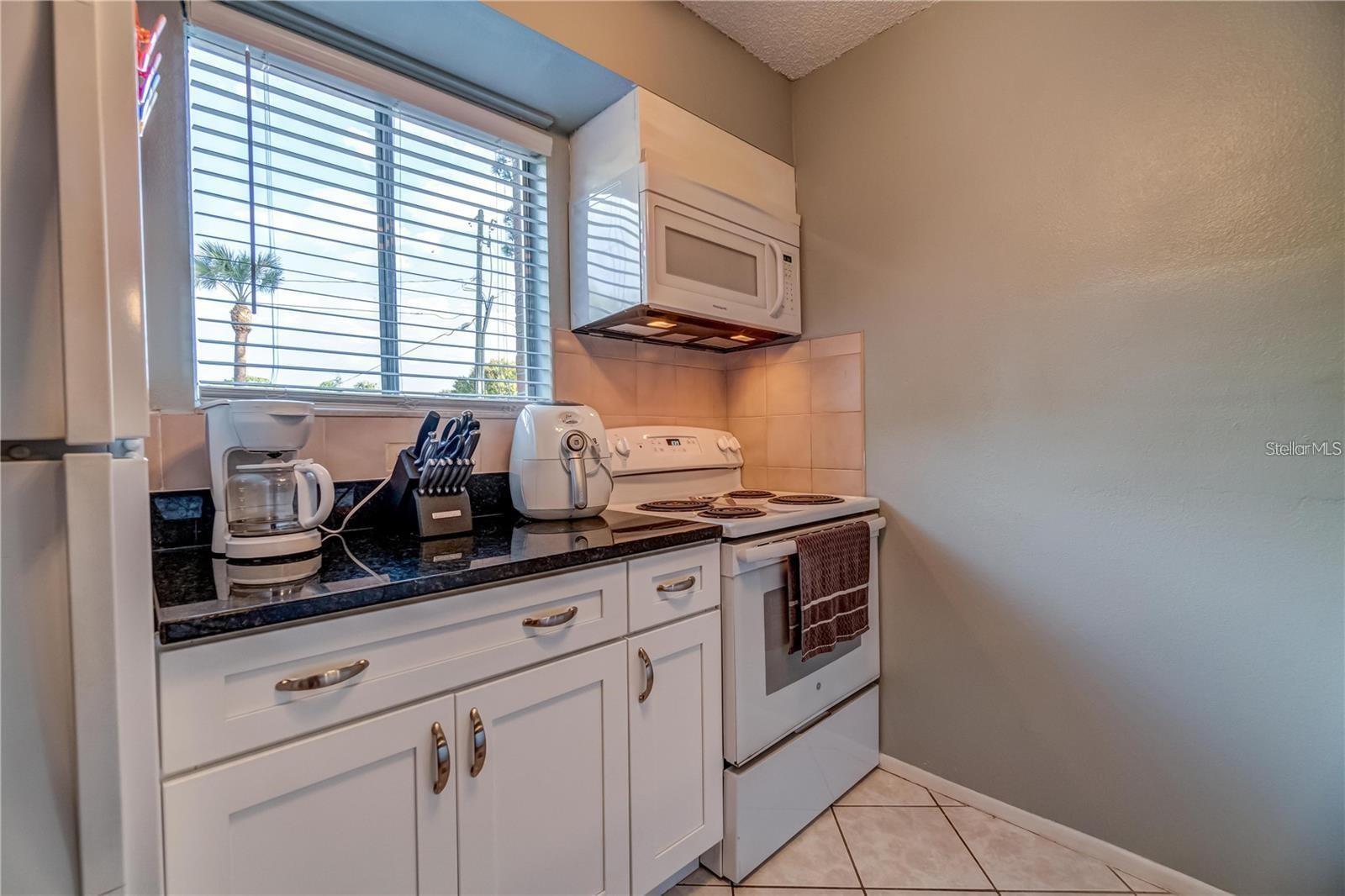 111 AIRPORT AVE W #107 — photo 4