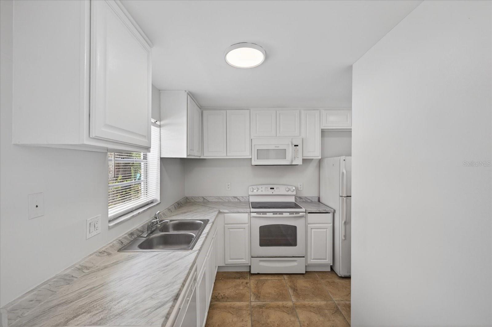 14024 VILLAGE TERRACE DR — photo 3