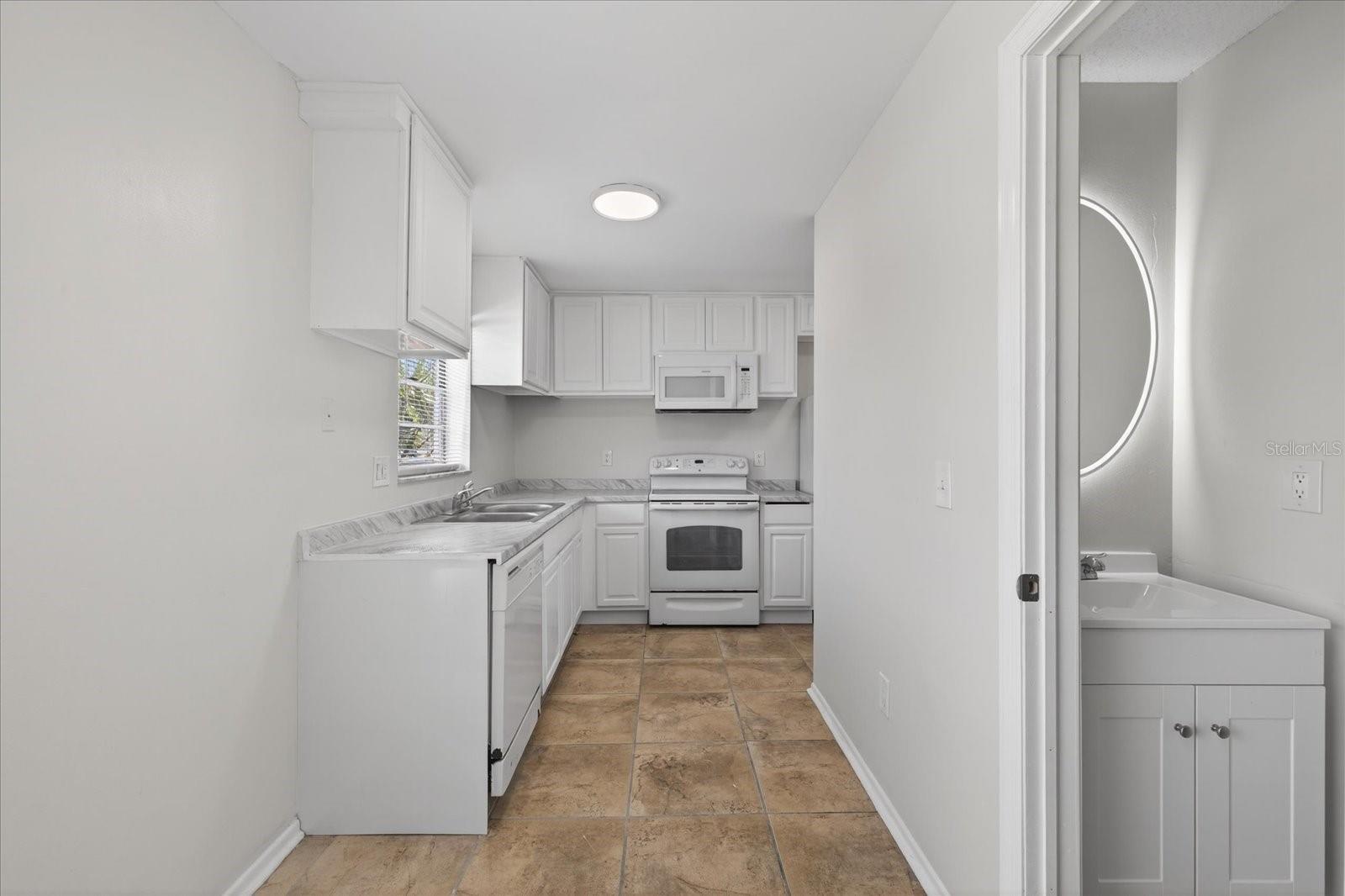 14024 VILLAGE TERRACE DR — photo 15