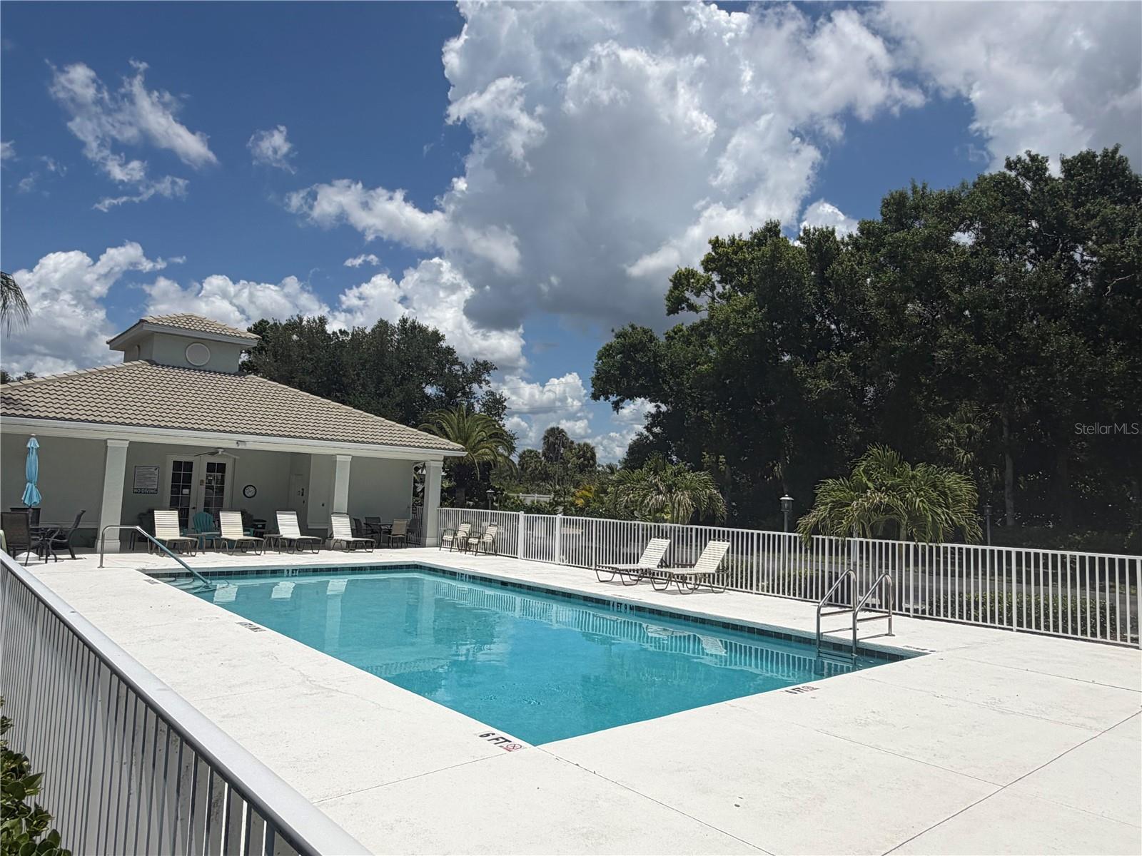 600 GARDENS EDGE DR #633 — photo 32