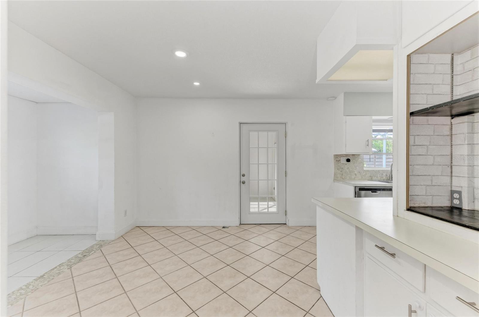 312 WINFIELD WAY — photo 24